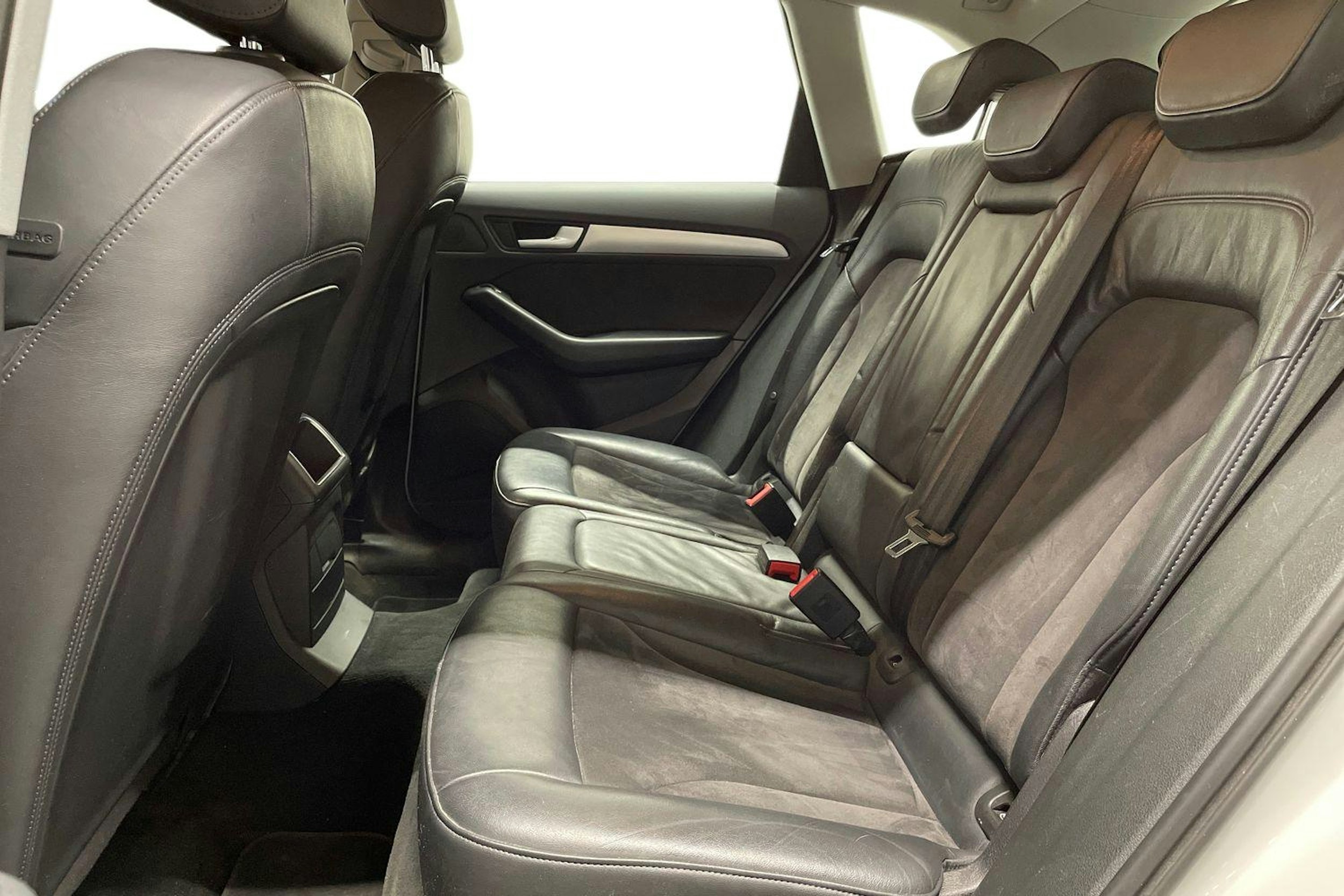 Valkoinen Audi Q5 2015 kuva 8.