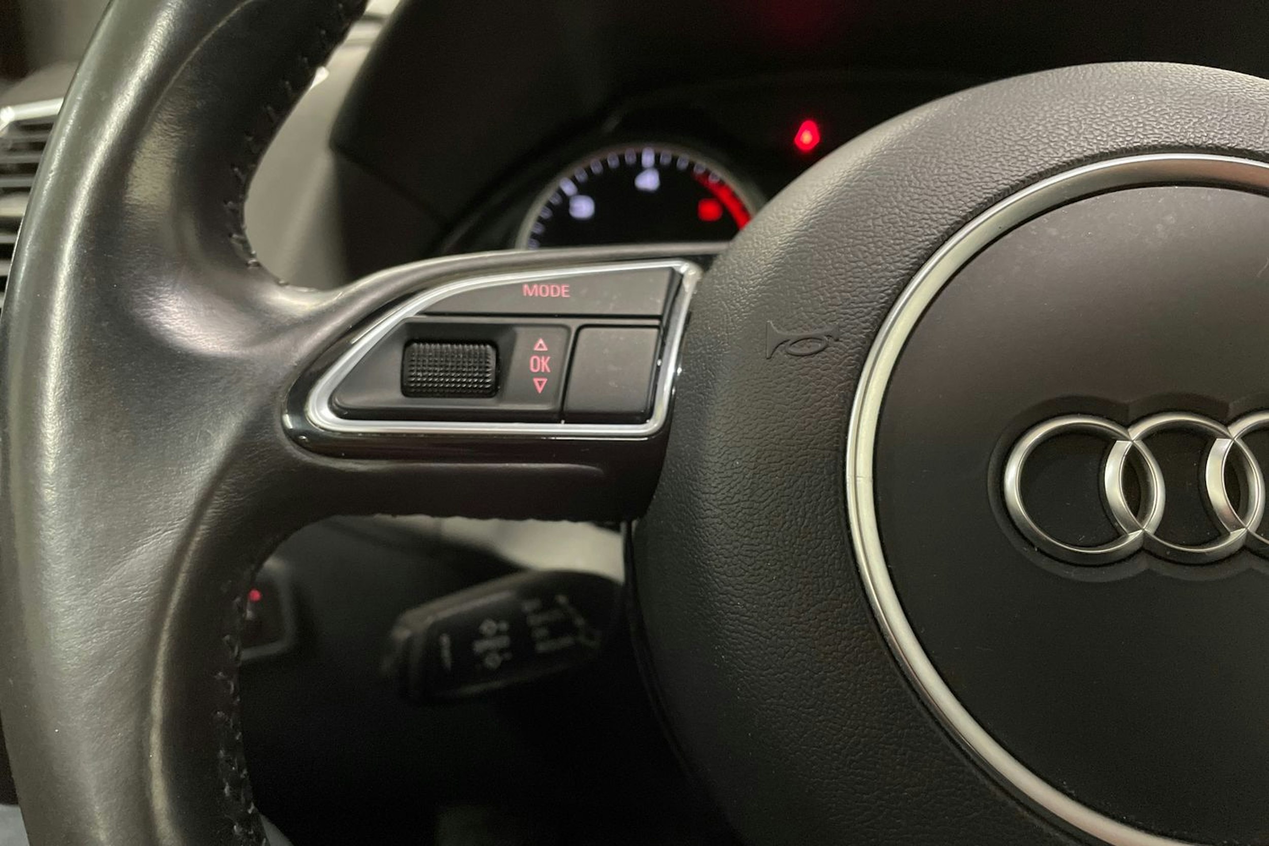 Valkoinen Audi Q5 2015 kuva 18.