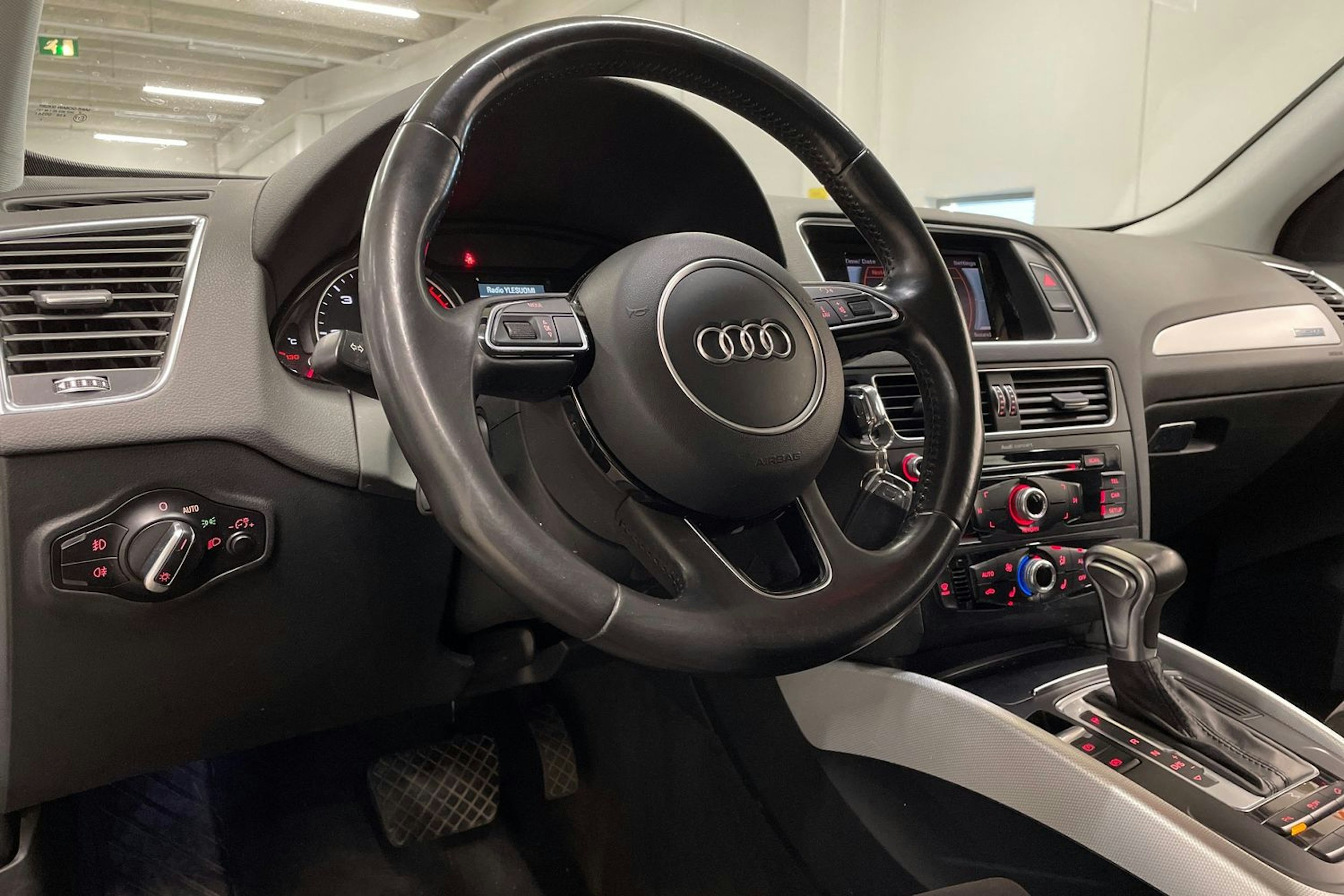 Valkoinen Audi Q5 2015 kuva 21.