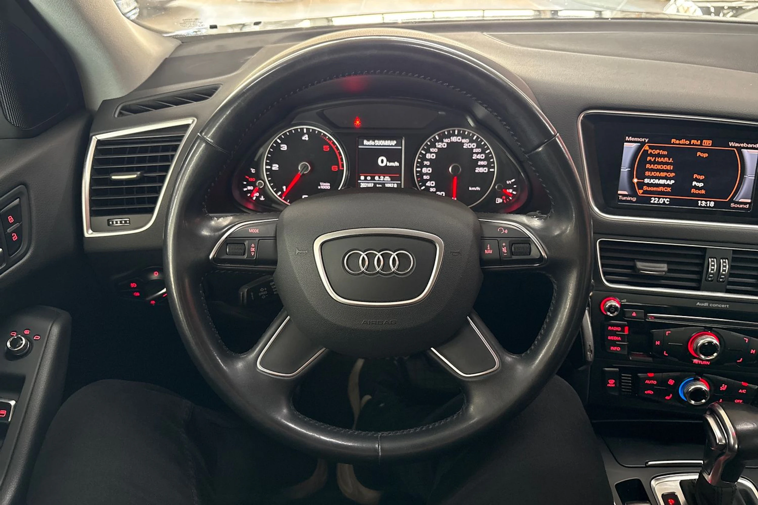musta Audi Q5 2015 kuva 15.