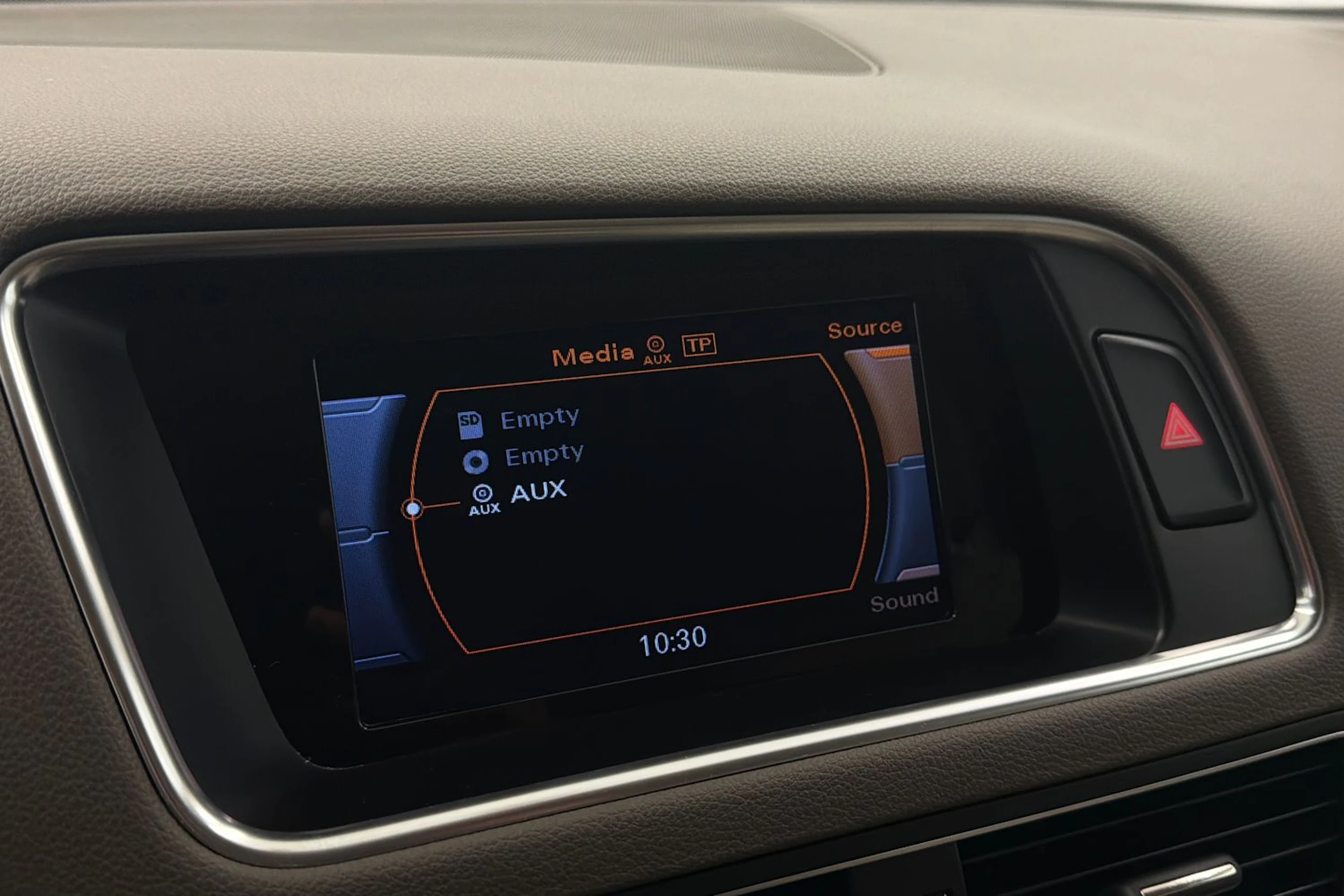 ruskea (beige) Audi Q5 2016 kuva 22.