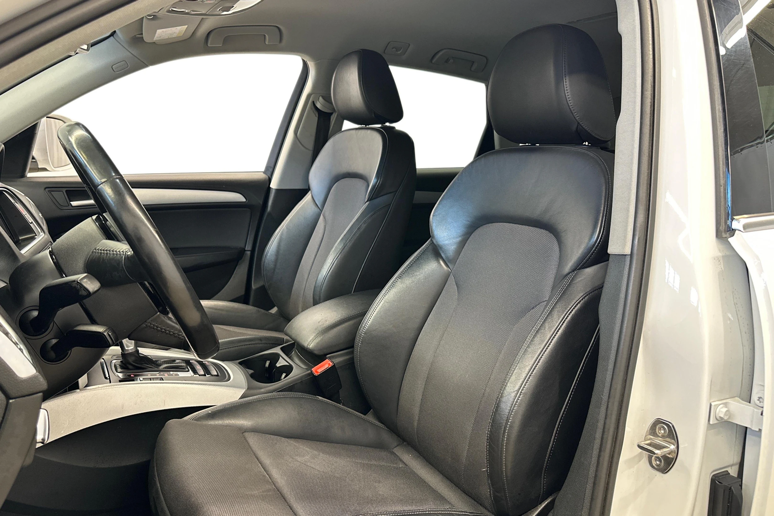 valkoinen Audi Q5 2016 kuva 8.
