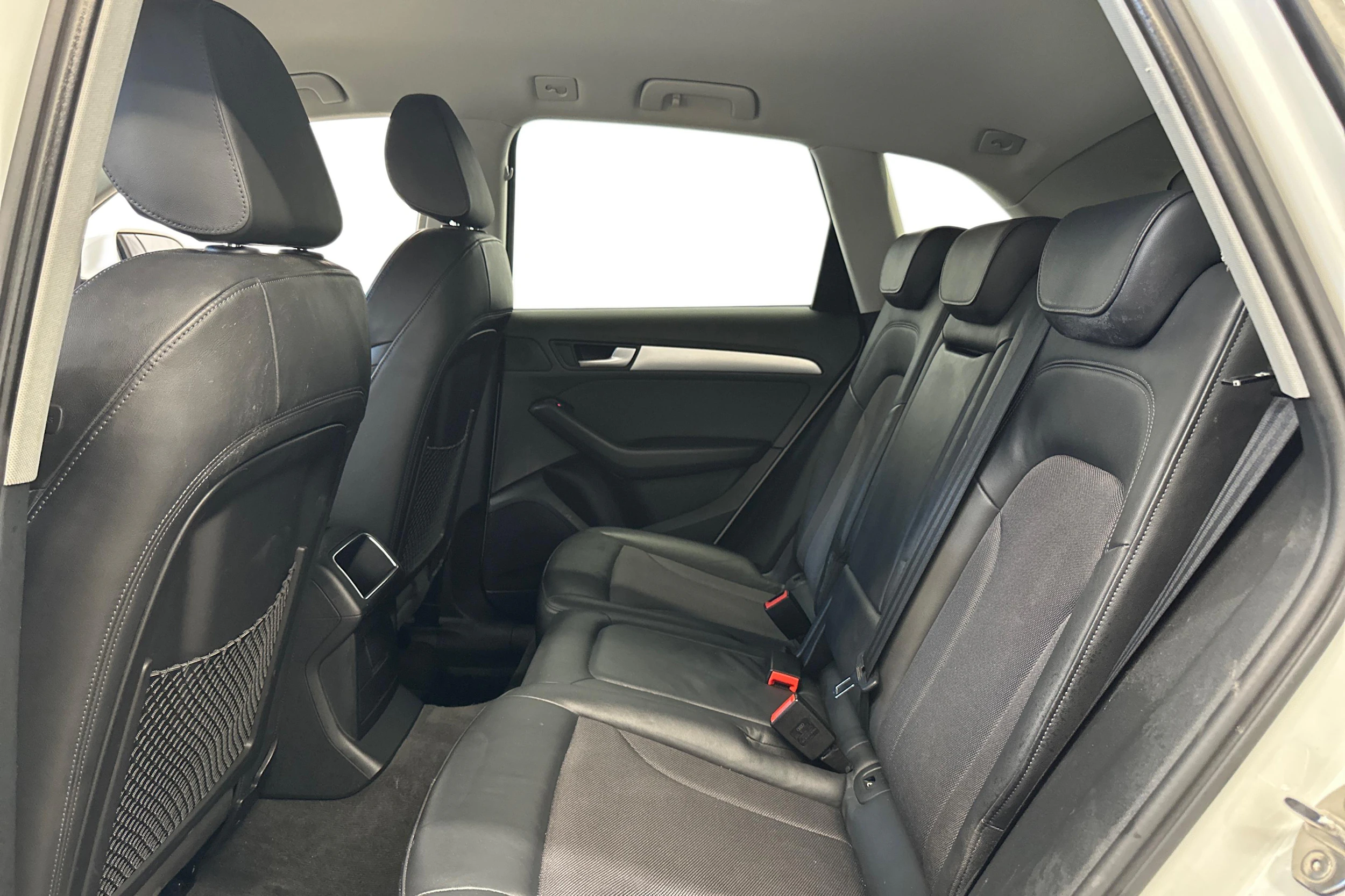 valkoinen Audi Q5 2016 kuva 11.
