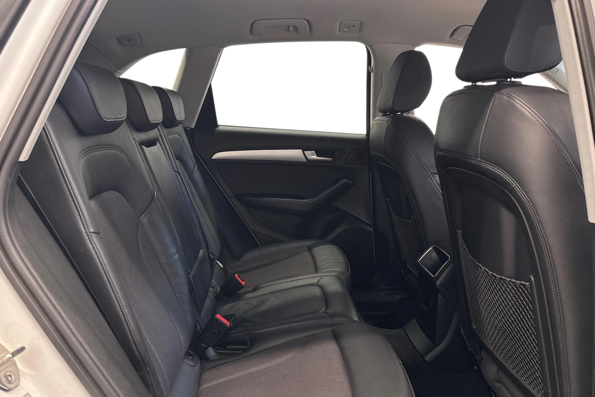 valkoinen Audi Q5 2016 kuva 12.