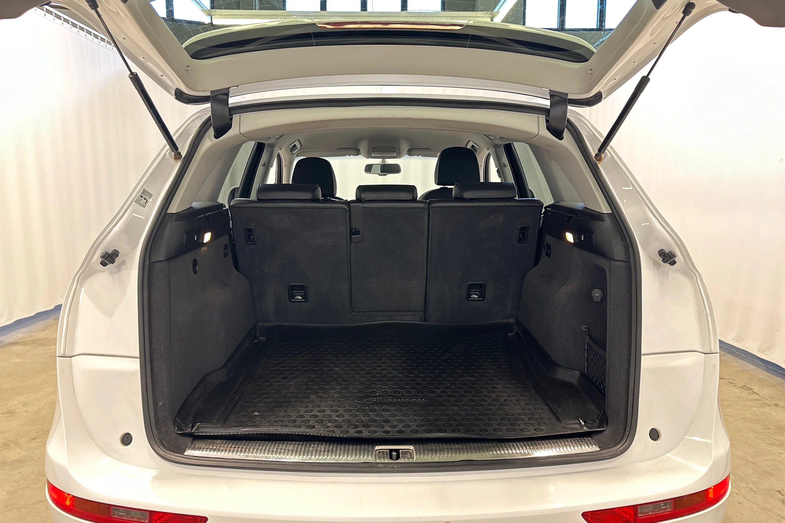 valkoinen Audi Q5 2016 kuva 25.