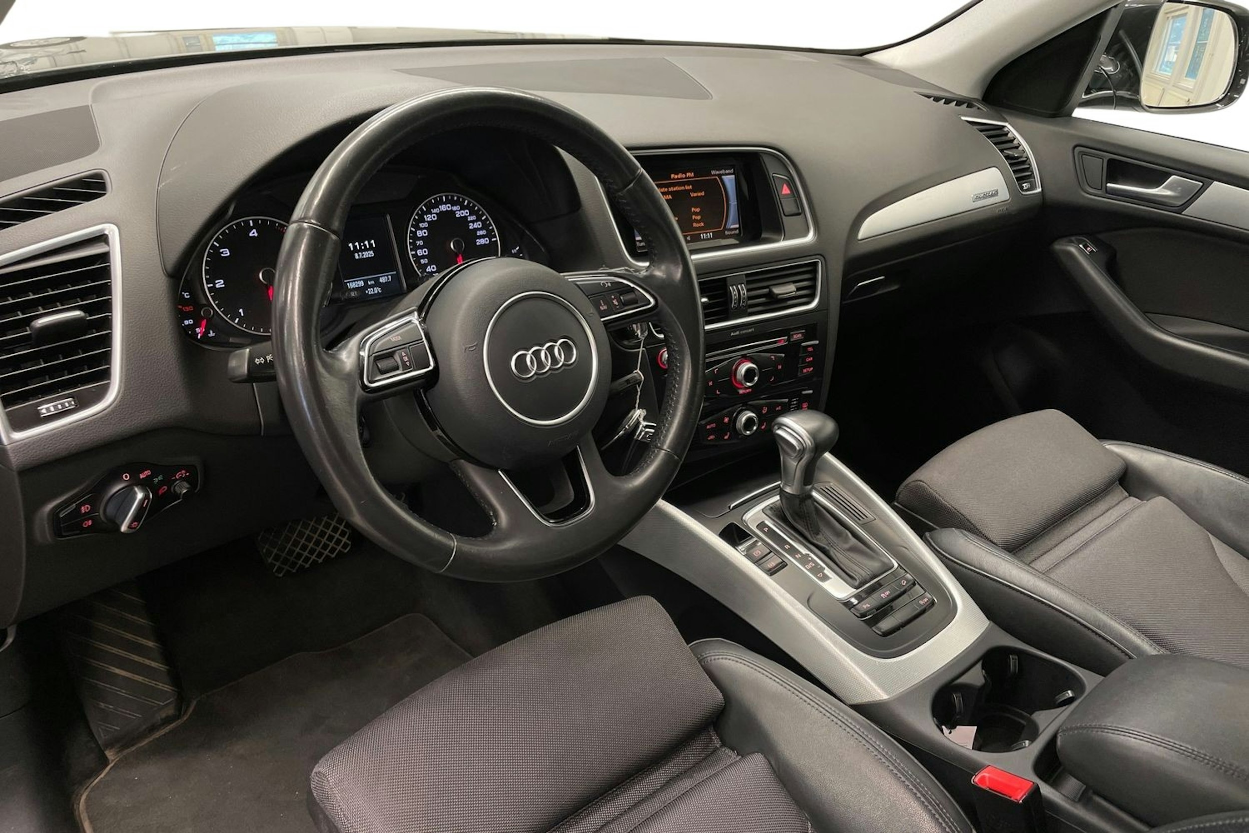 harmaa Audi Q5 2017 kuva 7.