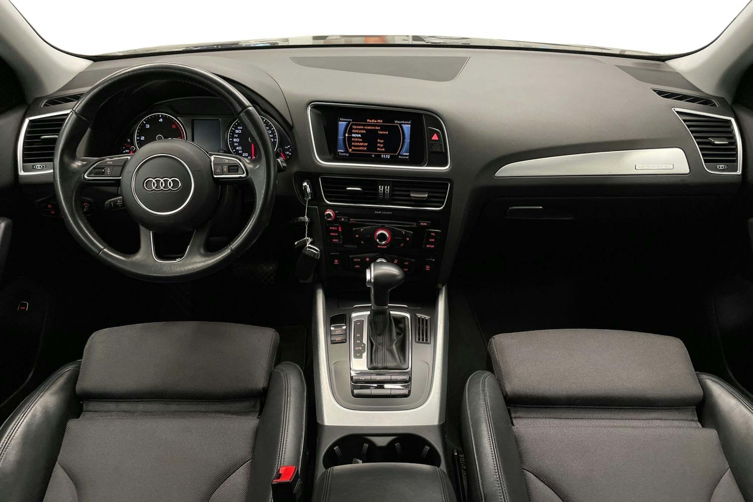 harmaa Audi Q5 2017 kuva 9.