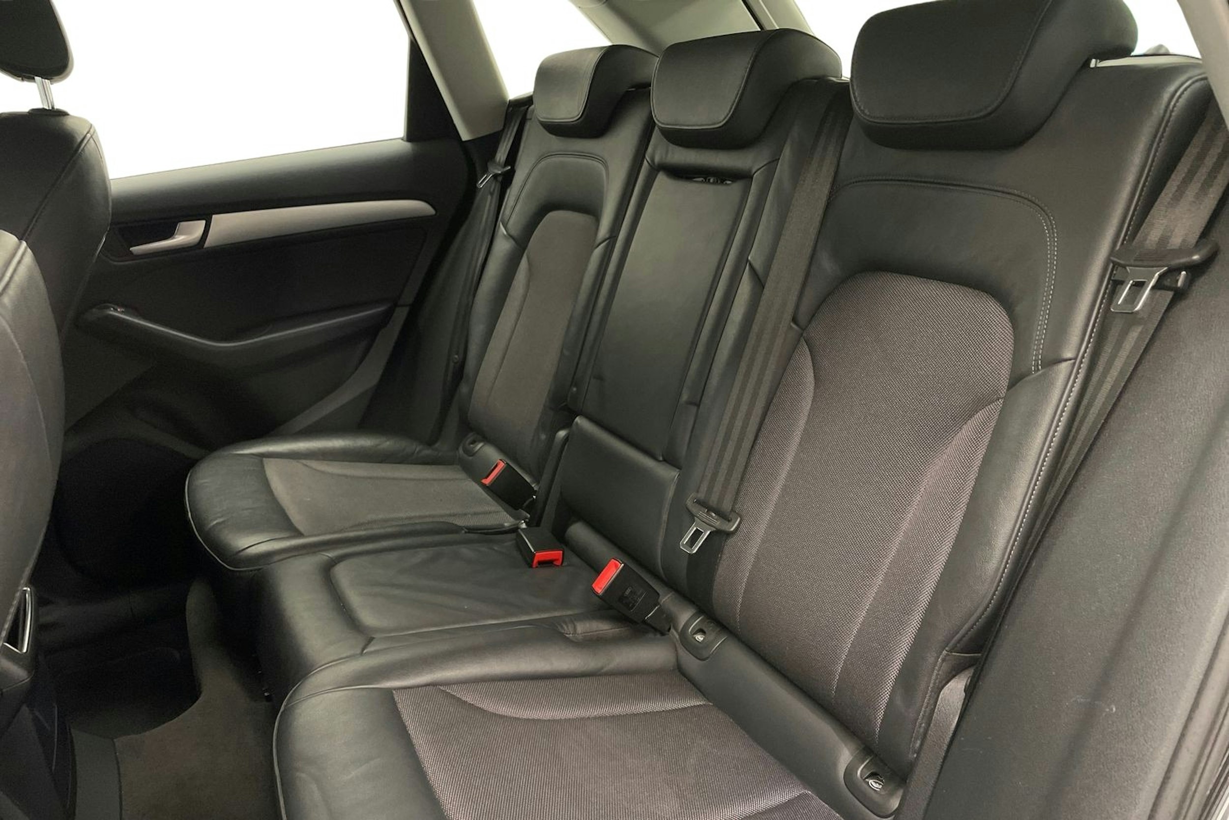 harmaa Audi Q5 2017 kuva 10.