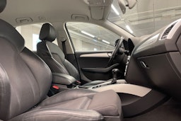 harmaa Audi Q5 2017 kuva 13.
