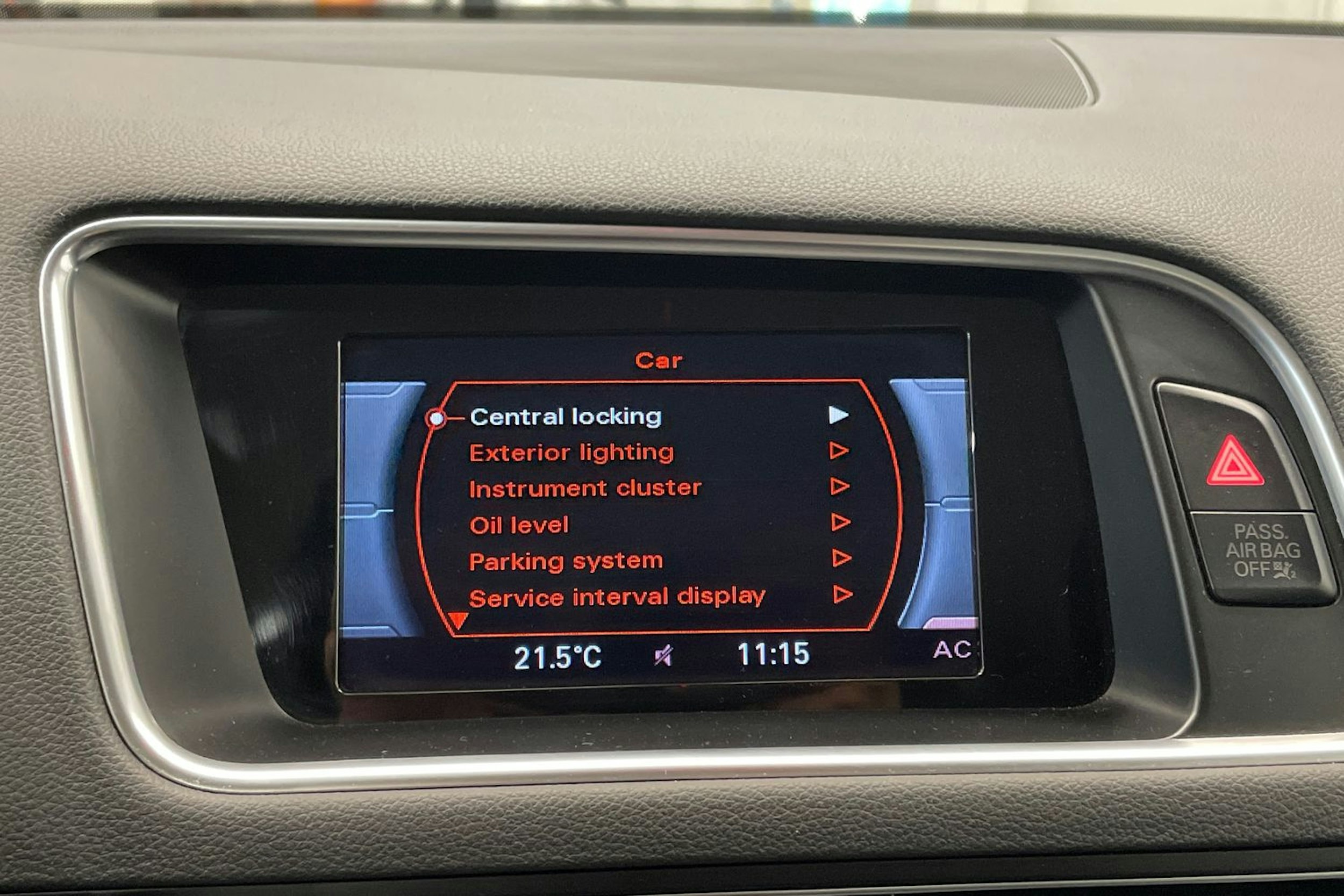 harmaa Audi Q5 2017 kuva 17.