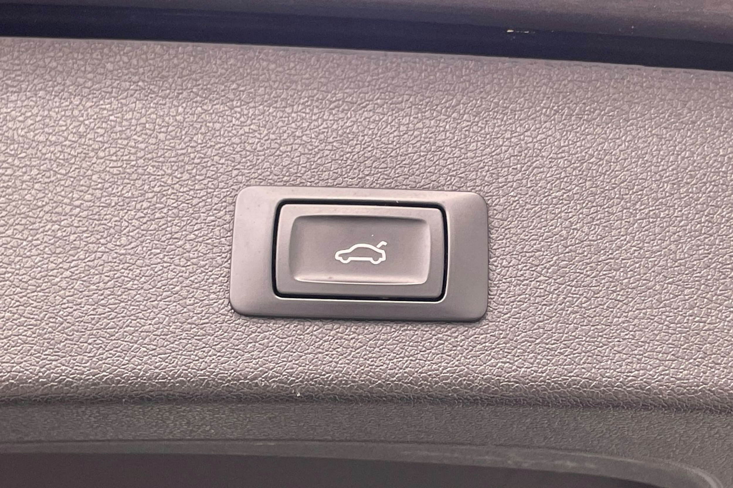 harmaa Audi Q5 2017 kuva 29.