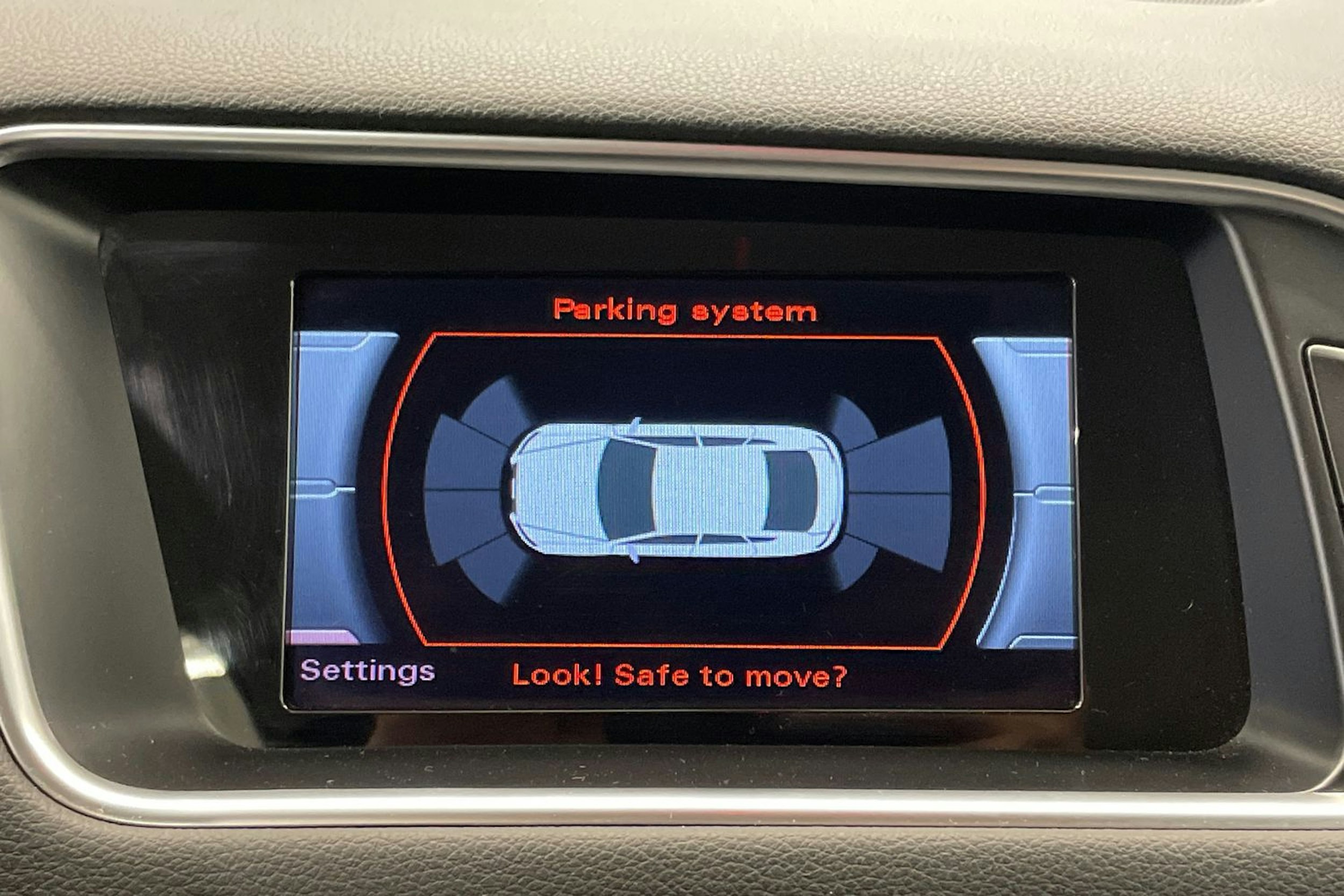 harmaa Audi Q5 2017 kuva 30.