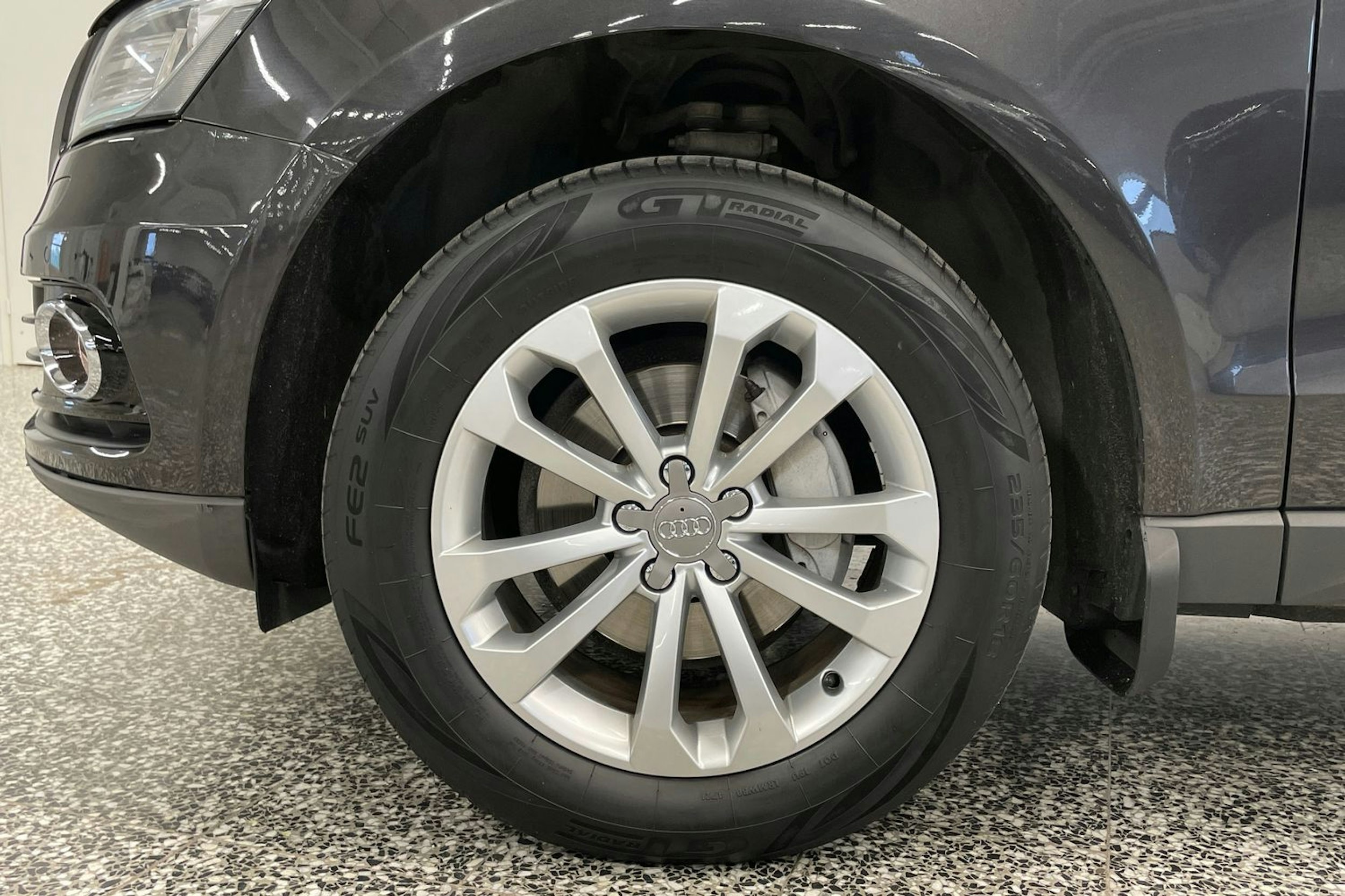 harmaa Audi Q5 2017 kuva 31.