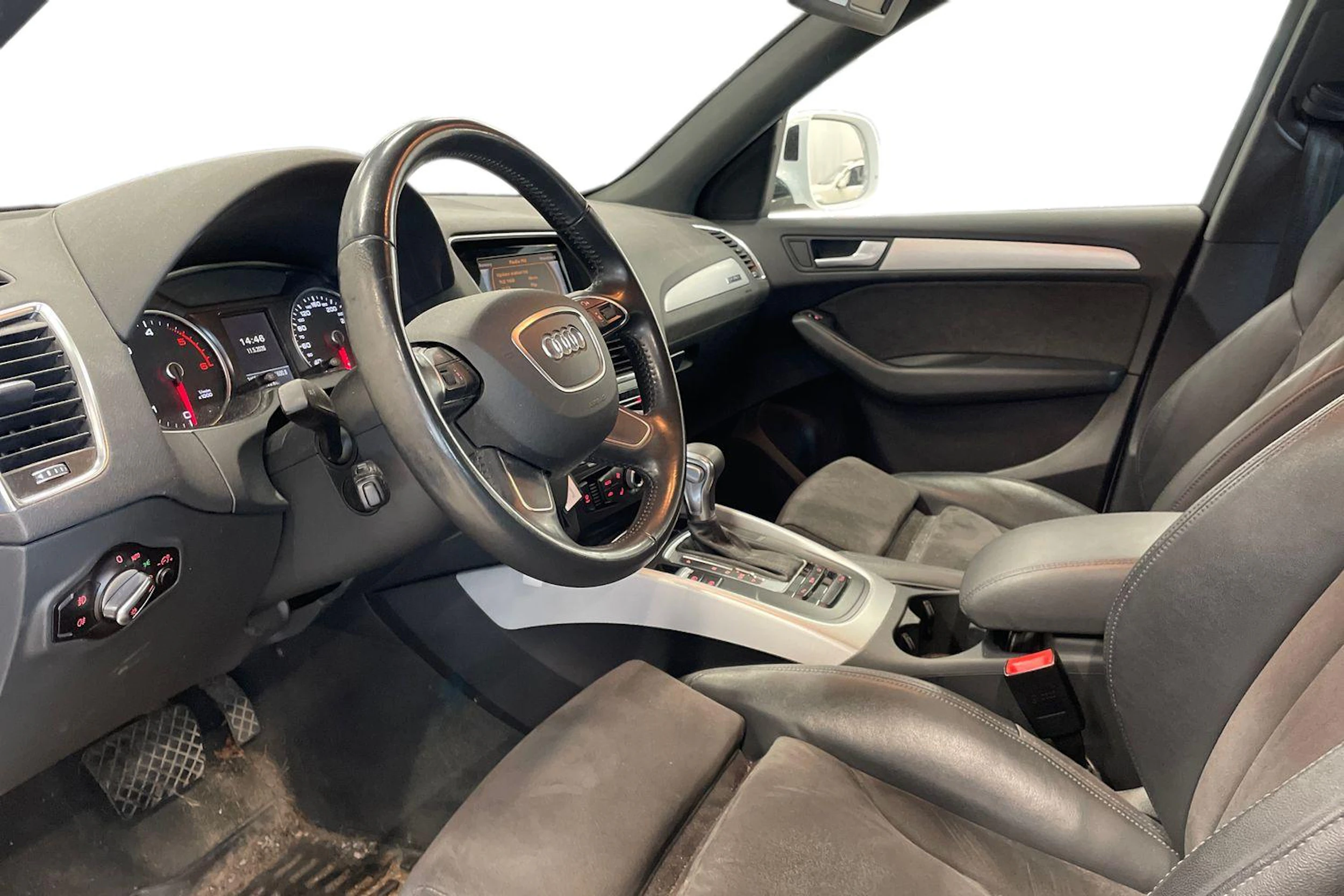 Valkoinen Audi Q5 2016 kuva 3.