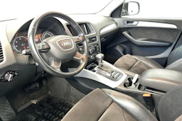musta Audi Q5 2016 kuva 6.