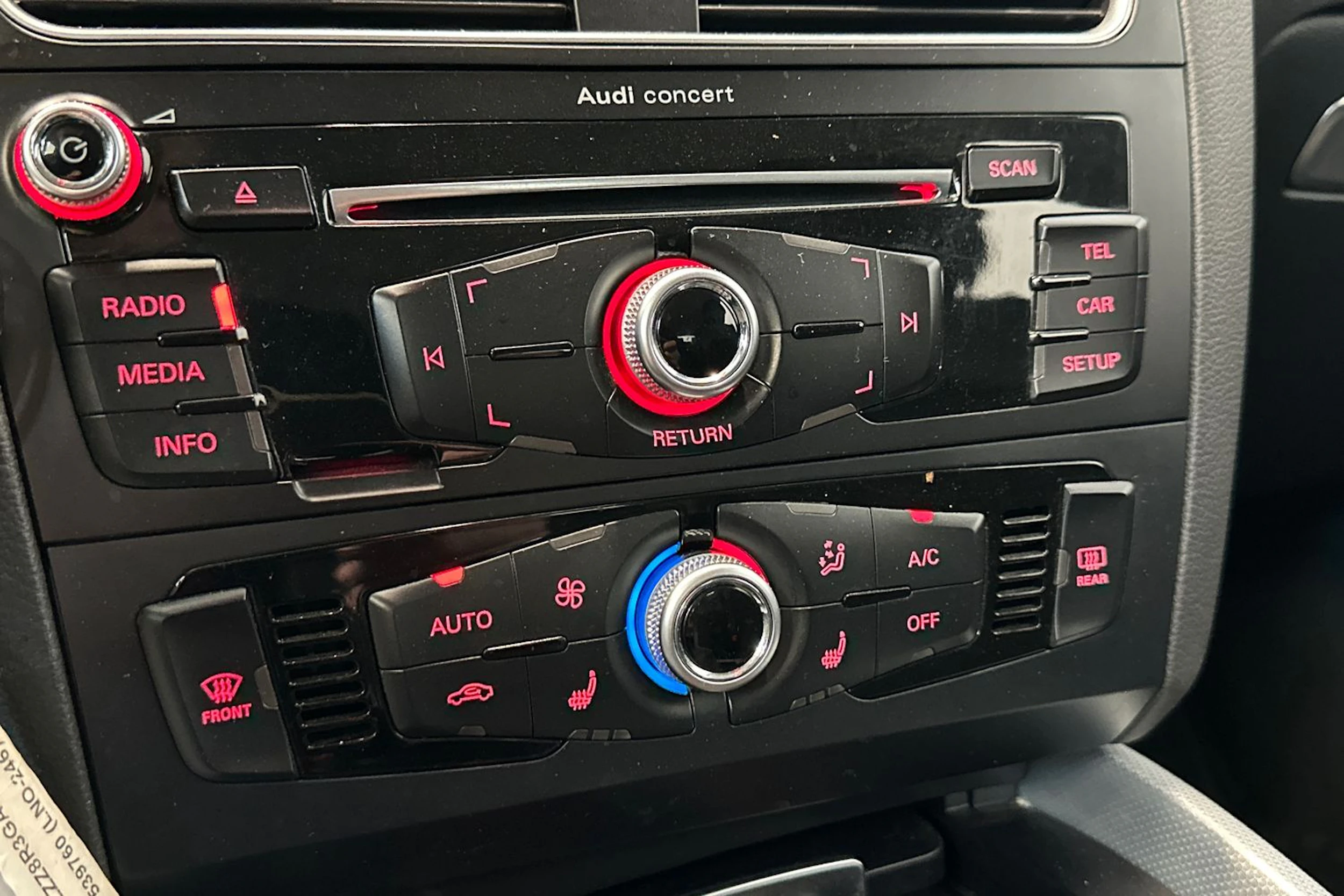 musta Audi Q5 2016 kuva 15.