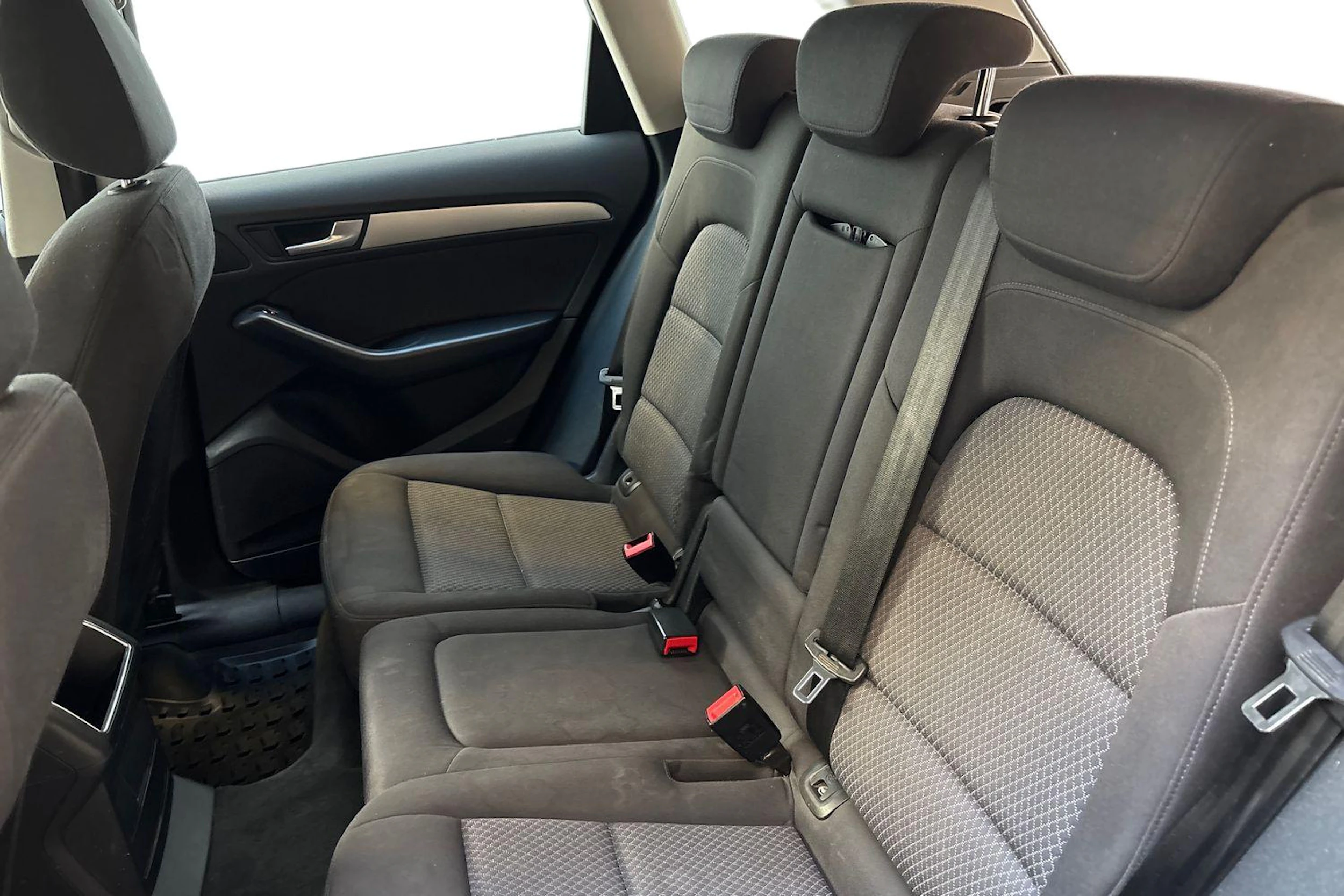 musta Audi Q5 2016 kuva 11.