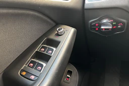 musta Audi Q5 2016 kuva 17.