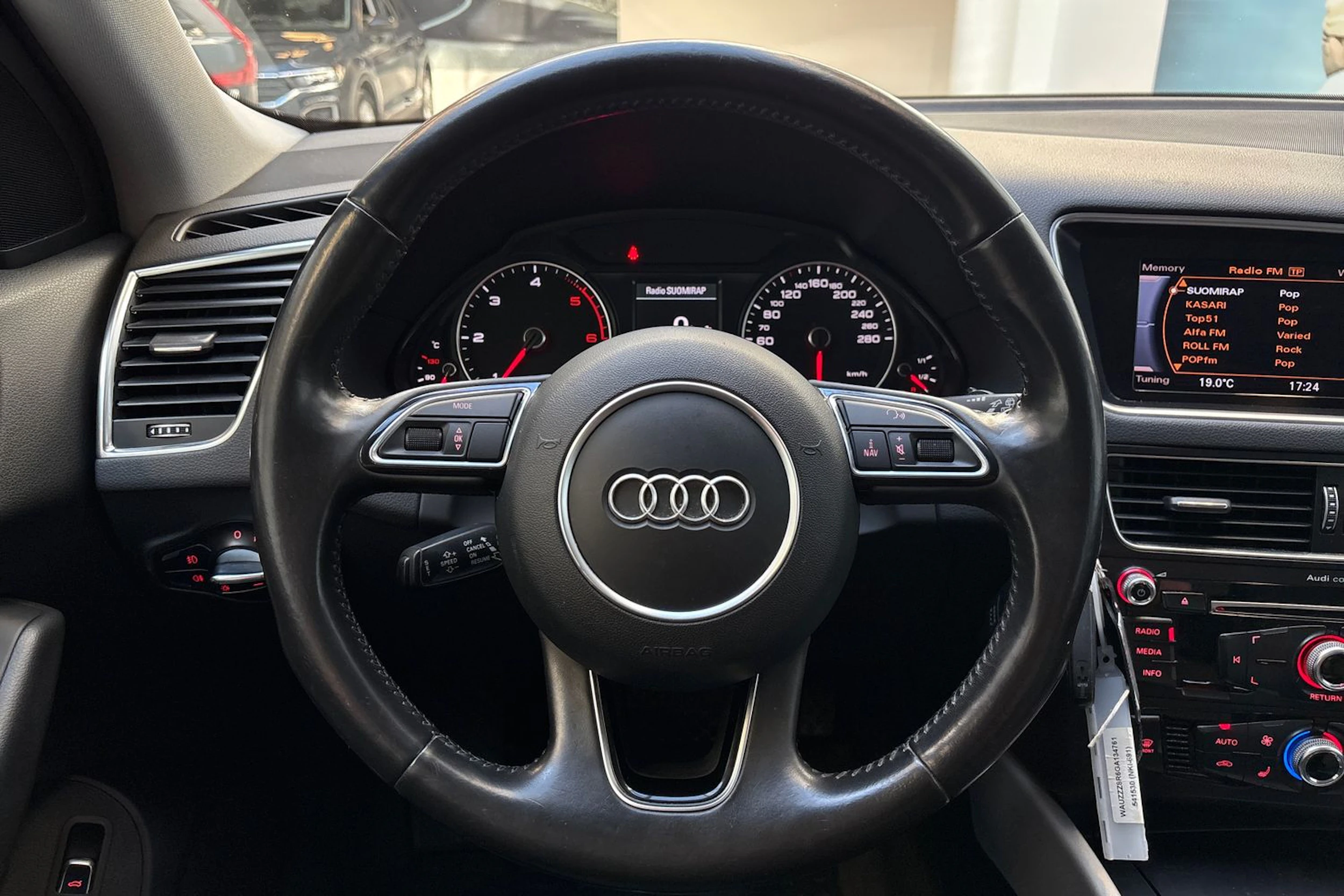 musta Audi Q5 2016 kuva 18.