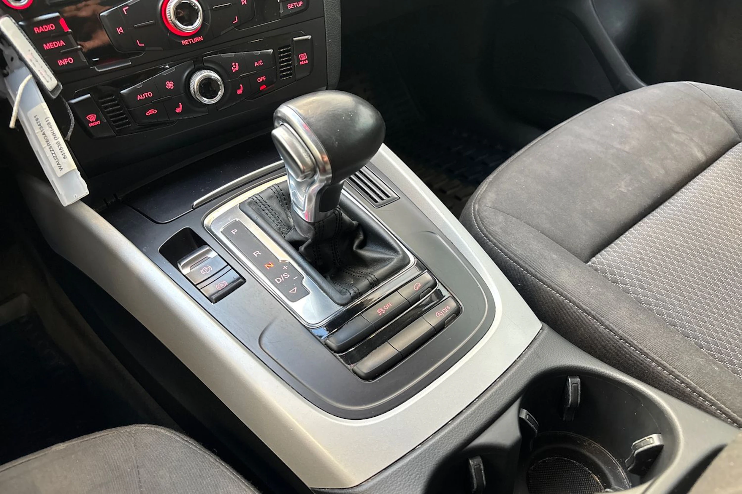 musta Audi Q5 2016 kuva 22.