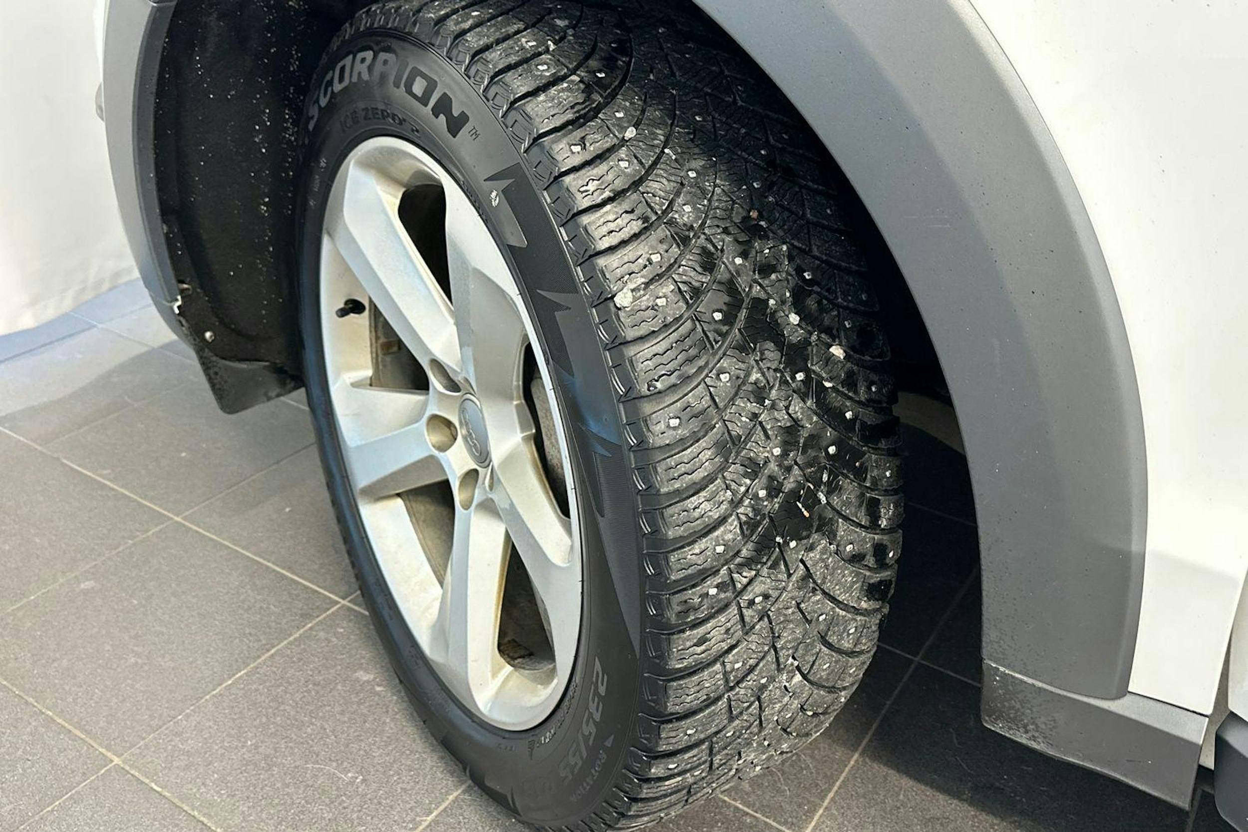 valkoinen Audi Q5 2016 kuva 11.