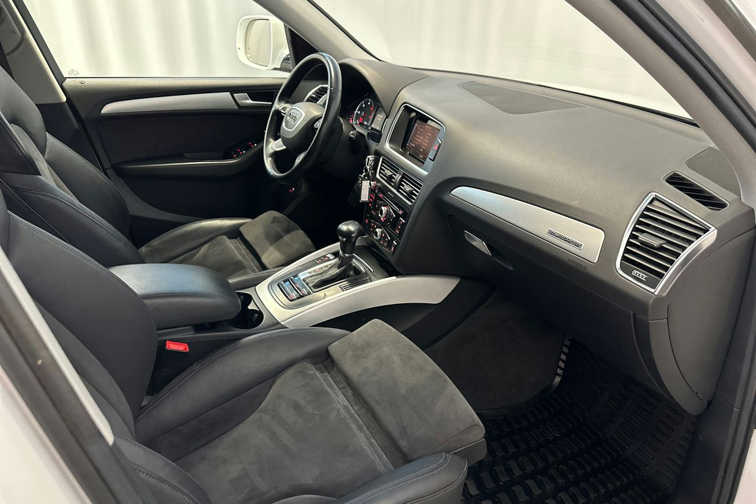 valkoinen Audi Q5 2016 kuva 15.