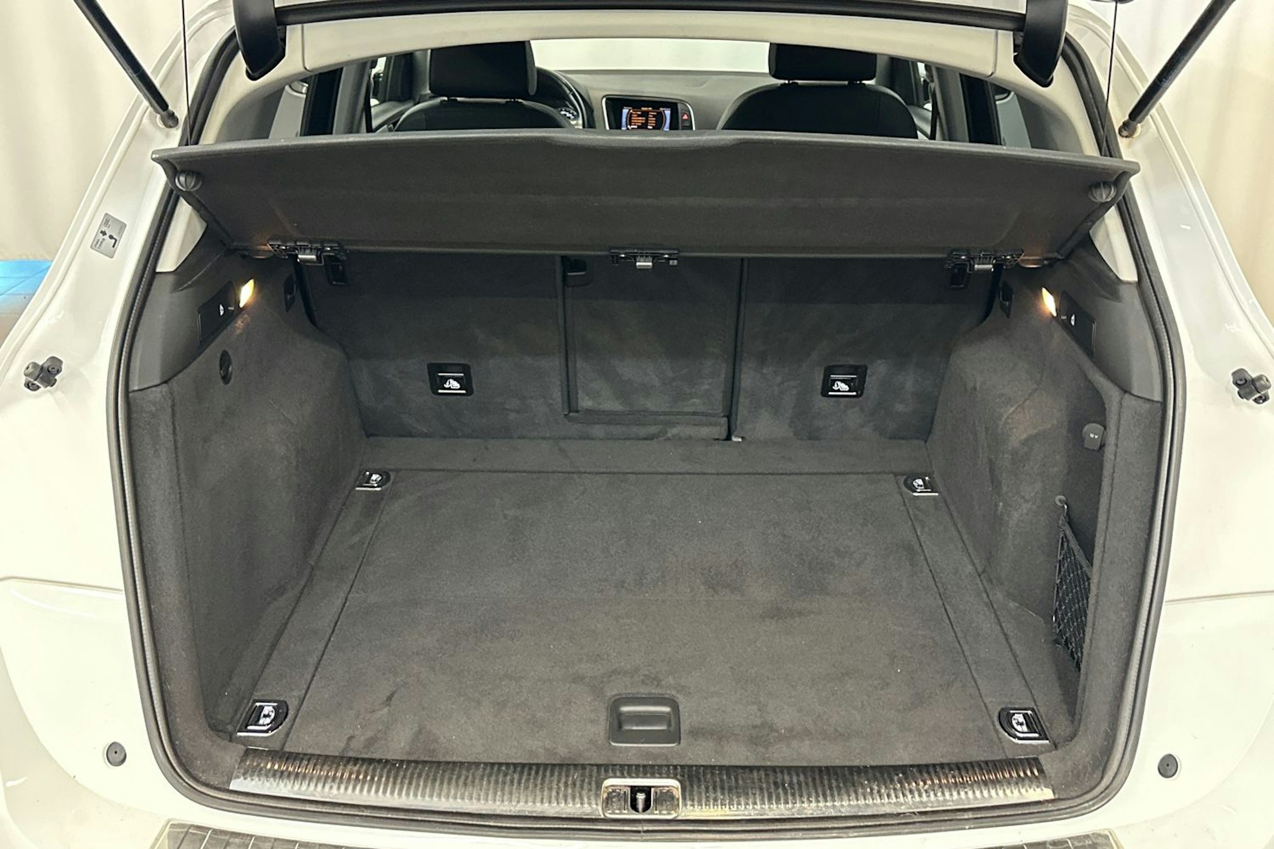 valkoinen Audi Q5 2016 kuva 17.