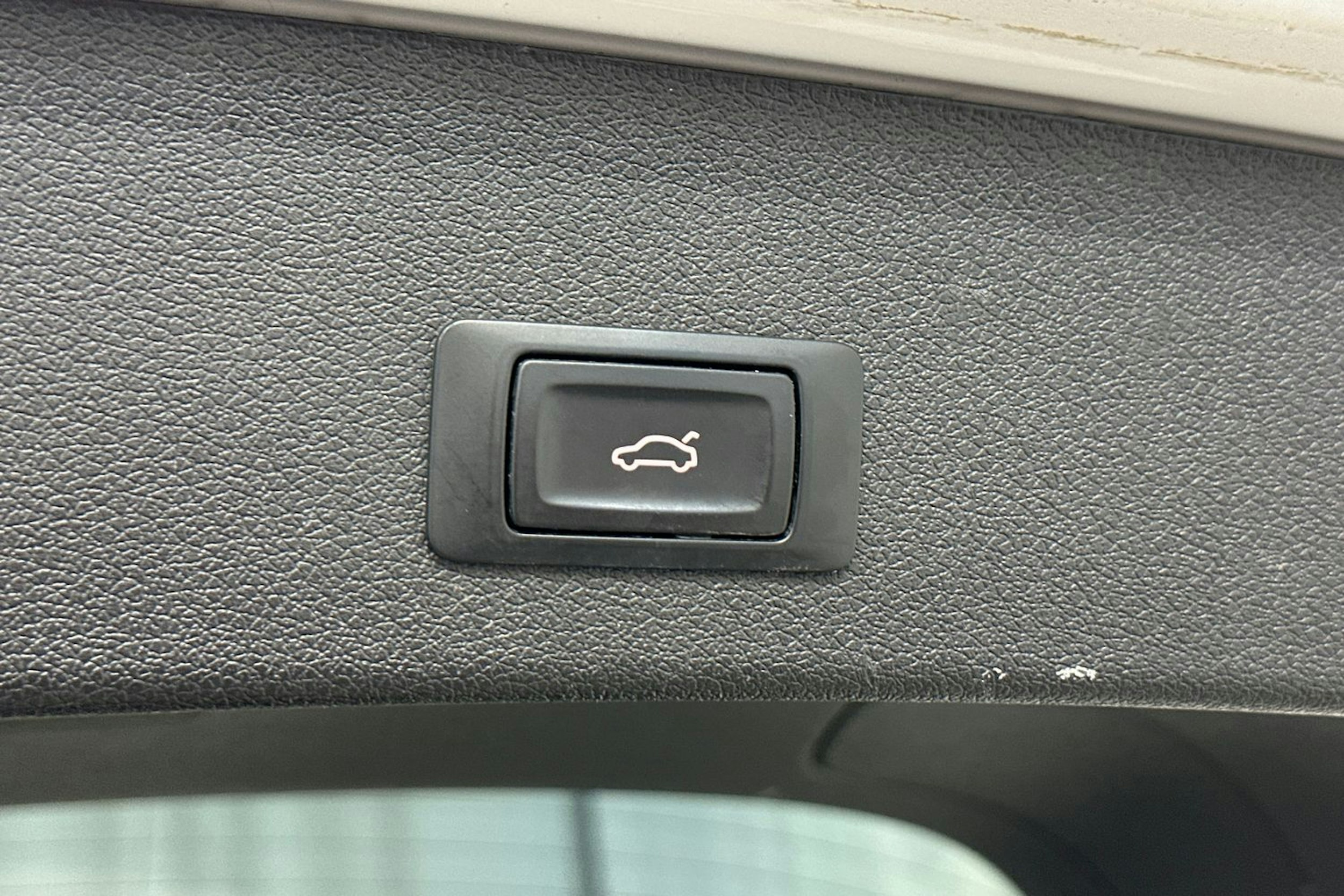 valkoinen Audi Q5 2016 kuva 18.