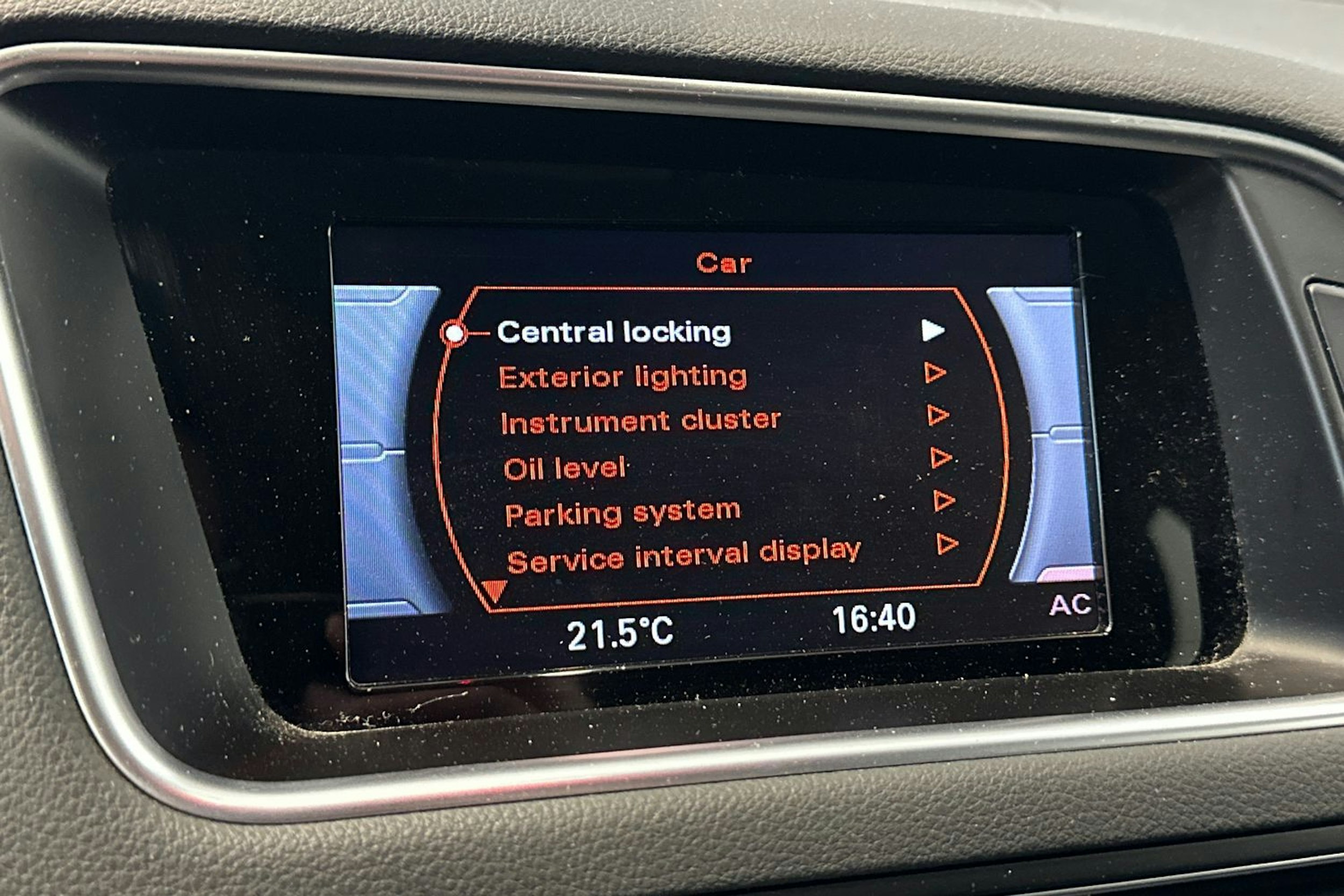 valkoinen Audi Q5 2016 kuva 23.