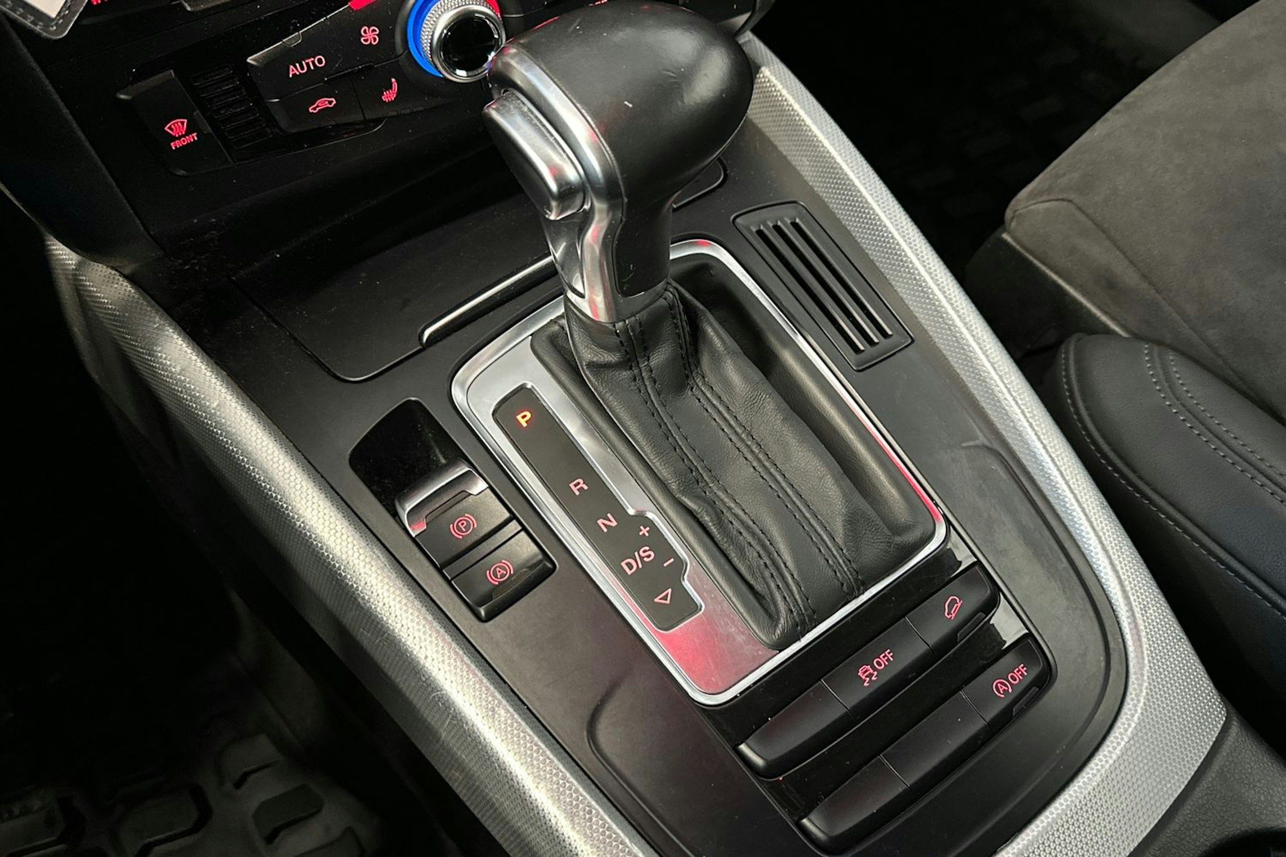 valkoinen Audi Q5 2016 kuva 25.