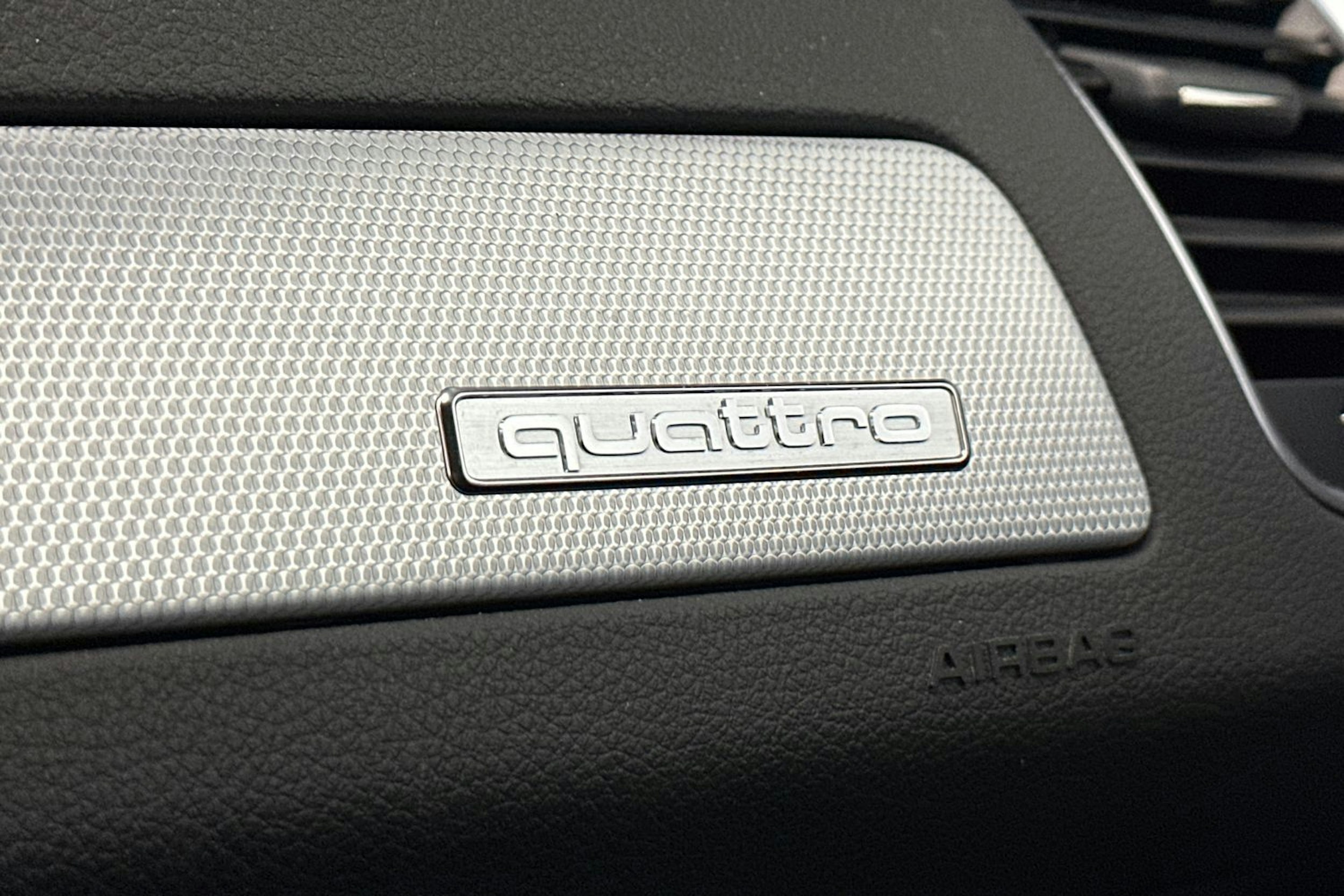 valkoinen Audi Q5 2016 kuva 33.