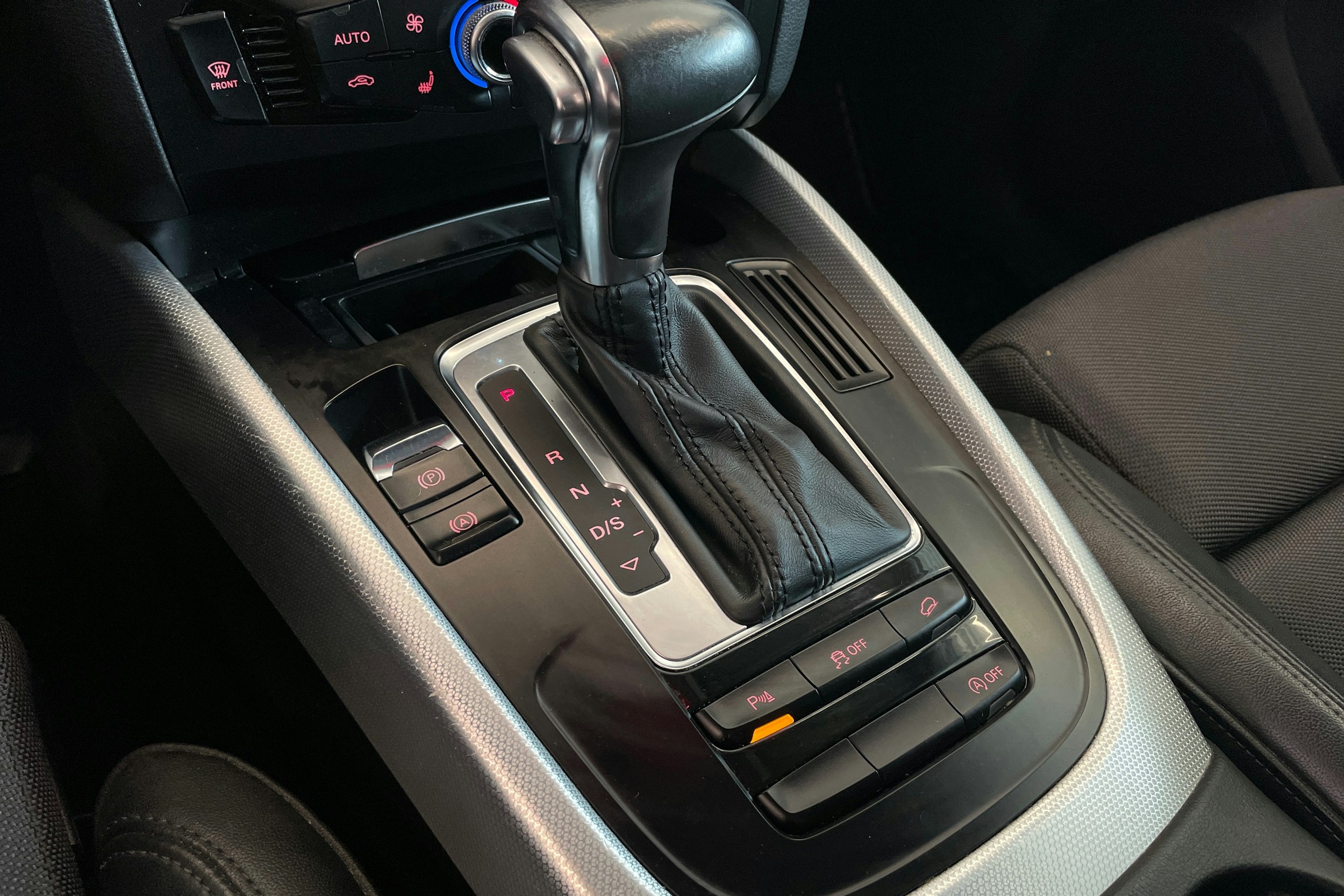Musta Audi Q5 2016 kuva 23.