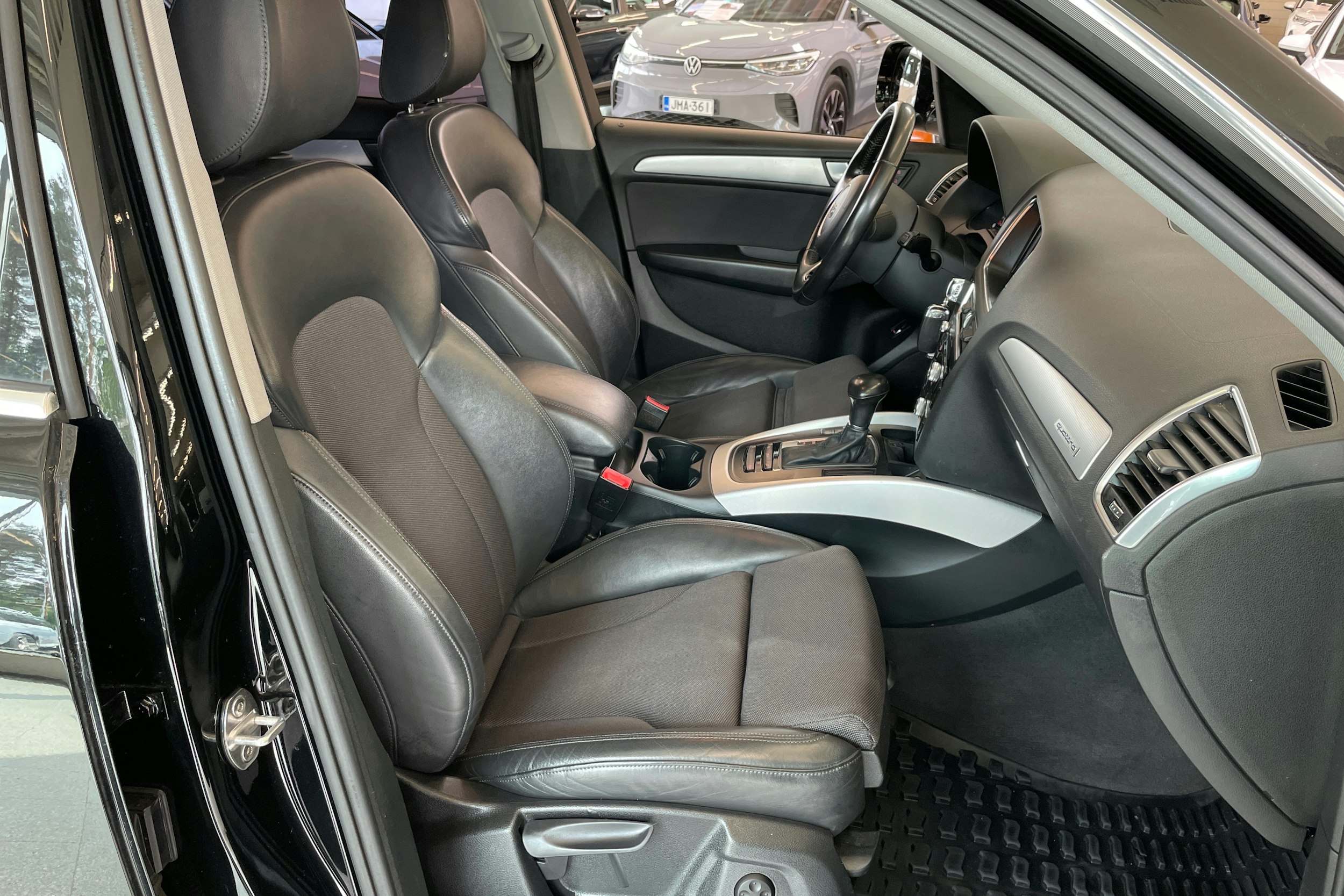 Musta Audi Q5 2016 kuva 27.
