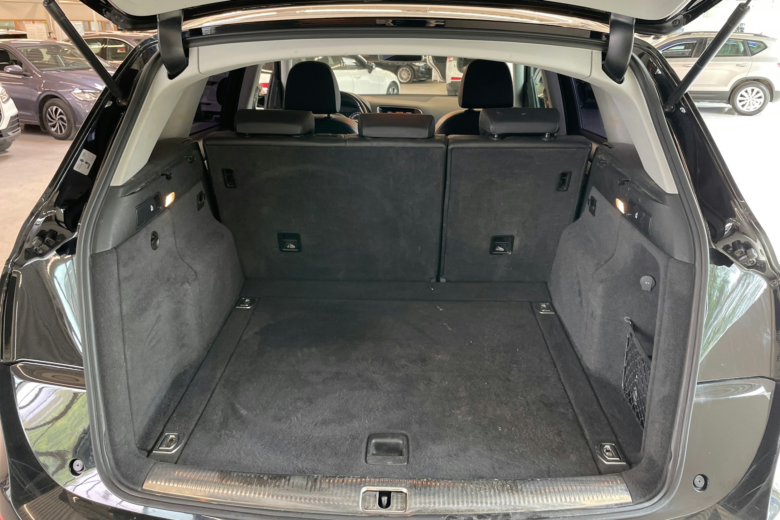 Musta Audi Q5 2016 kuva 28.