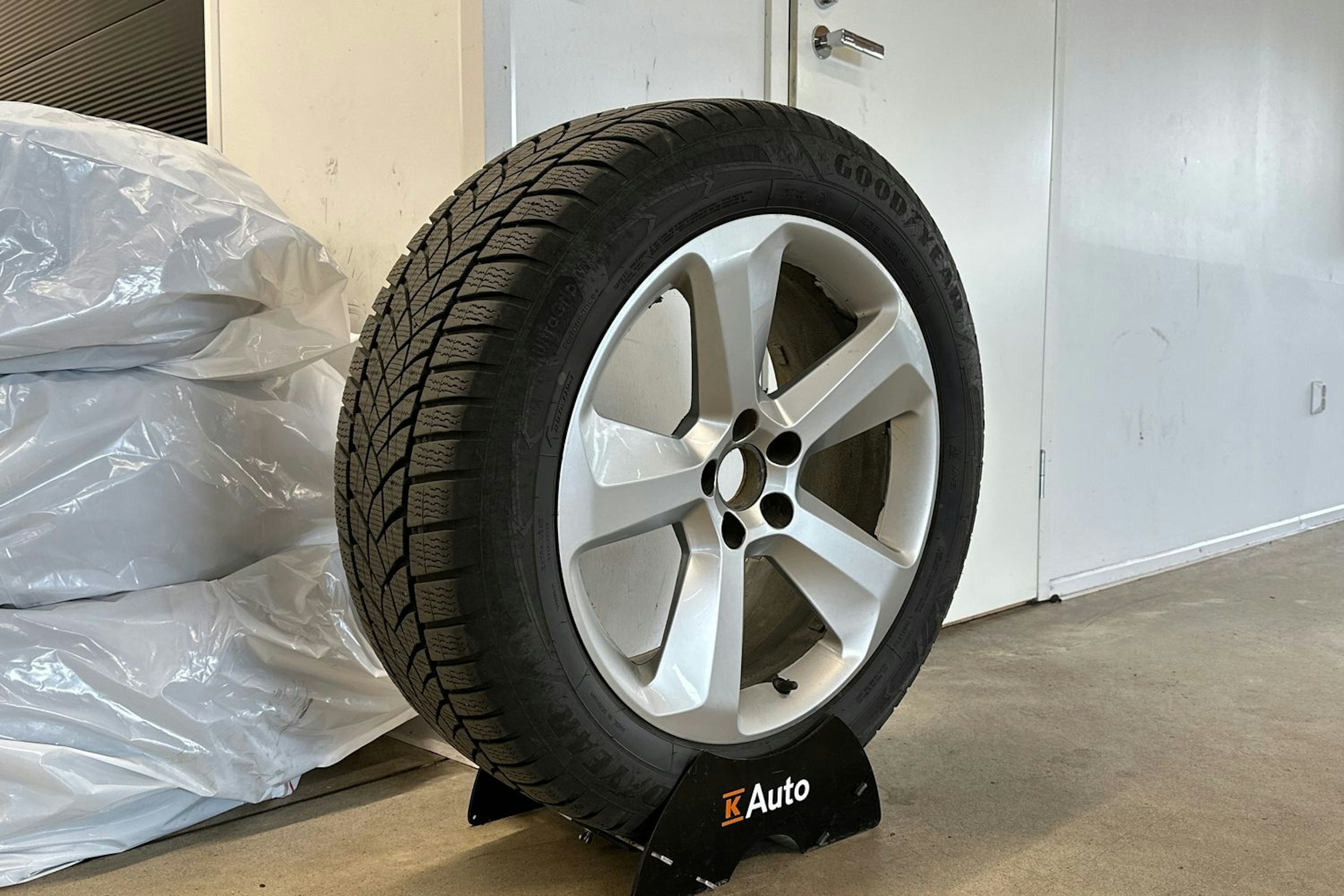 valkoinen Audi Q5 2016 kuva 13.