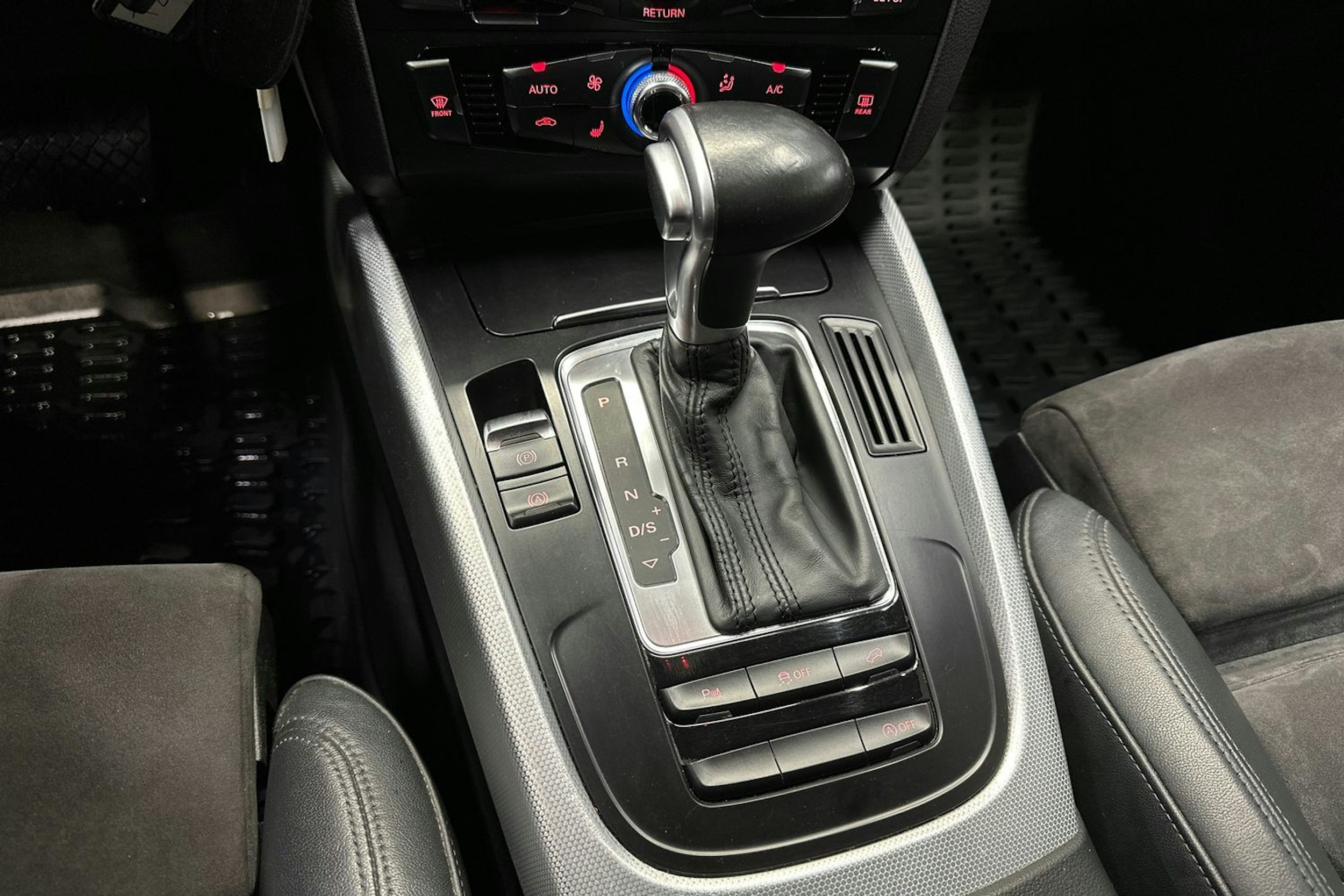 valkoinen Audi Q5 2016 kuva 20.