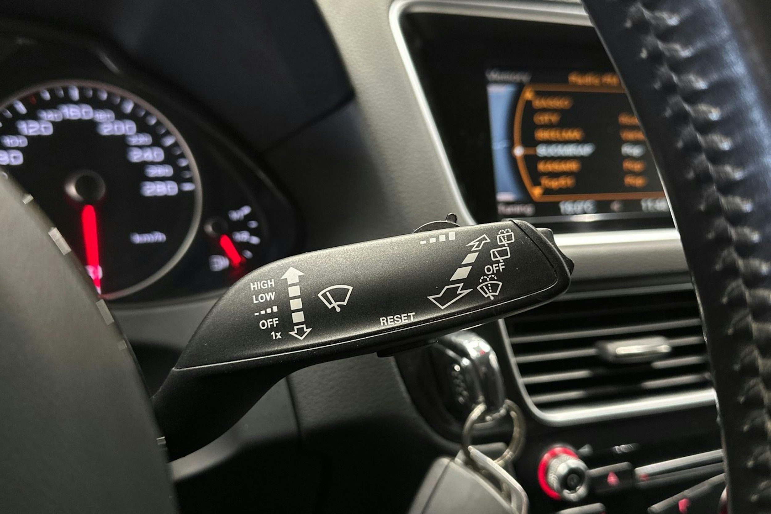 valkoinen Audi Q5 2016 kuva 23.