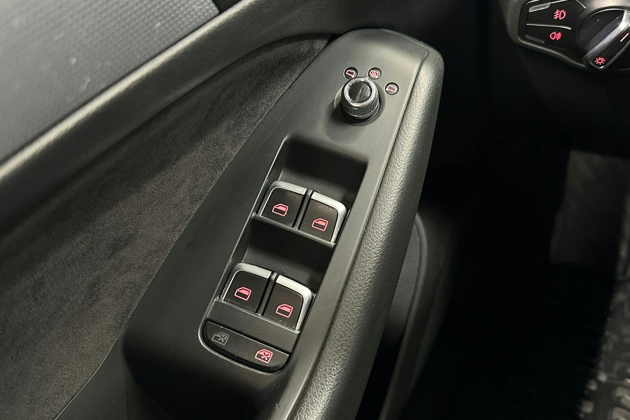 valkoinen Audi Q5 2016 kuva 27.