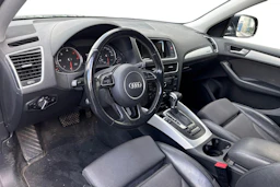 musta Audi Q5 2016 kuva 3.
