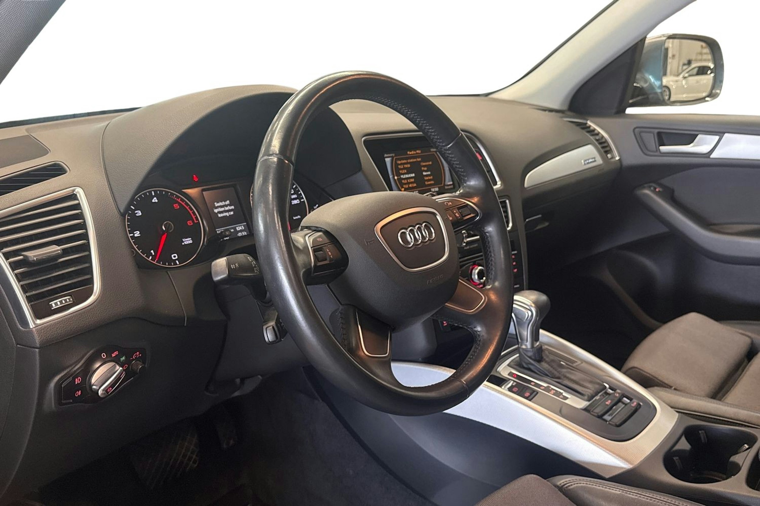 met. harmaa Audi Q5 2016 kuva 7.