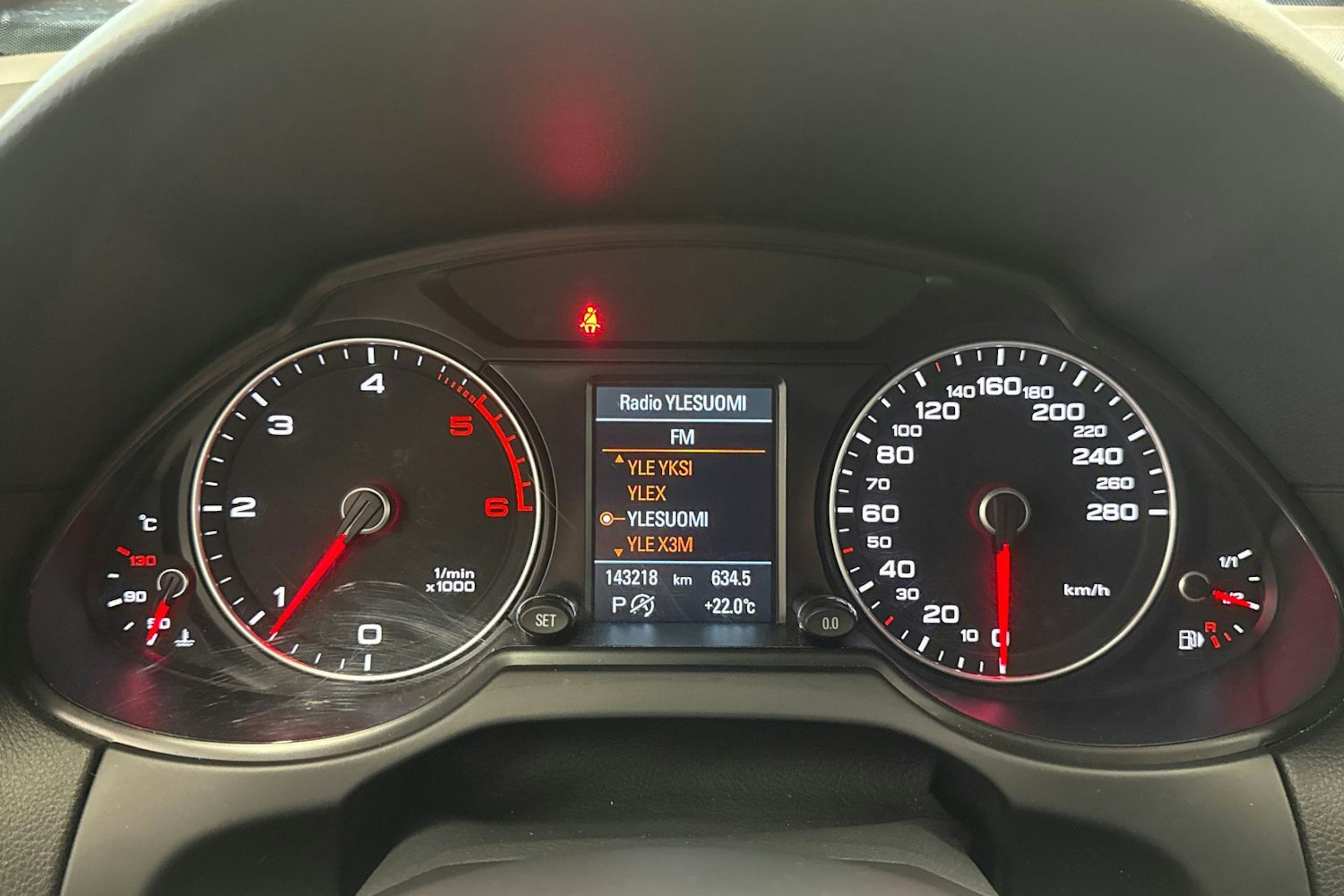 met. harmaa Audi Q5 2016 kuva 17.
