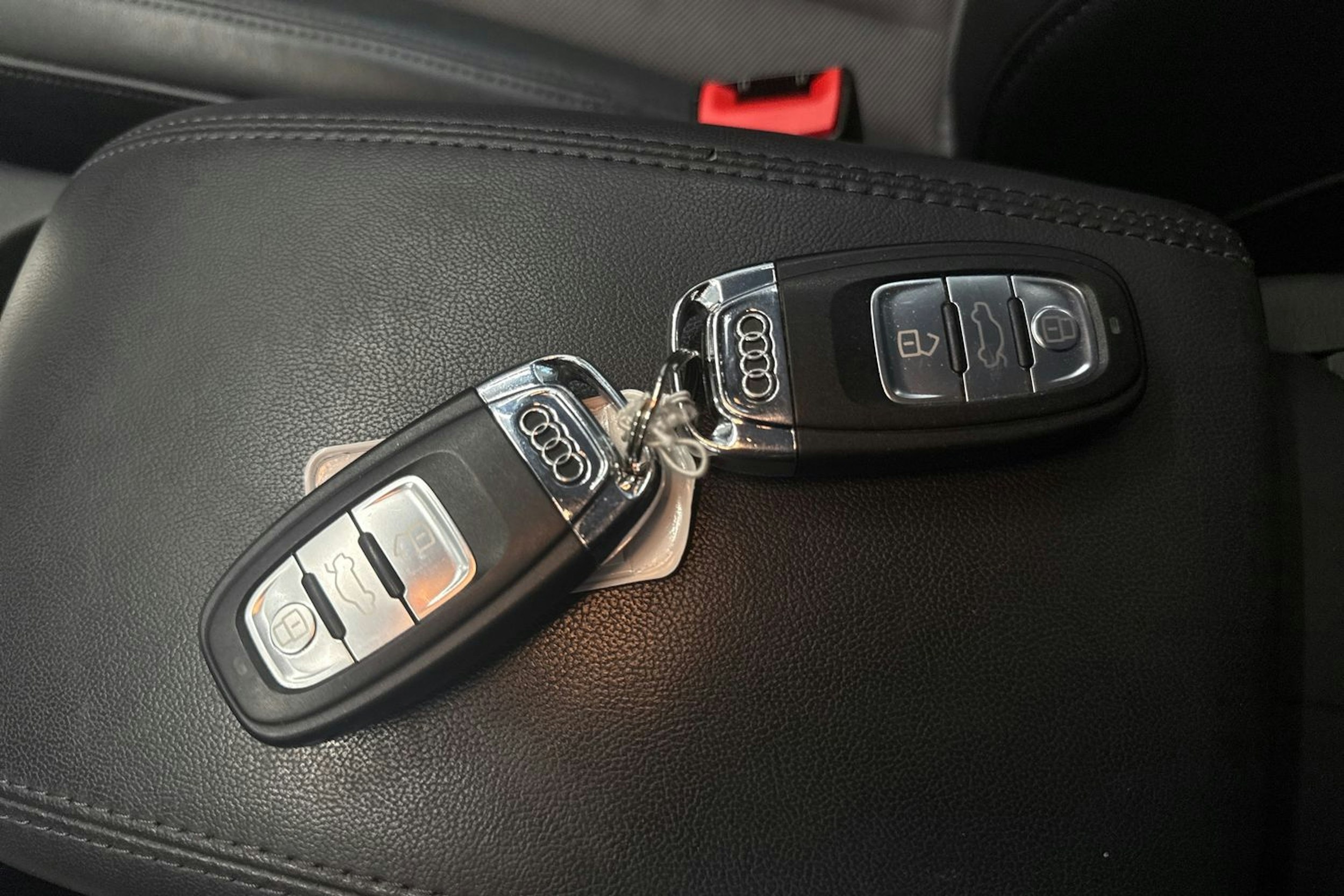 met. harmaa Audi Q5 2016 kuva 26.