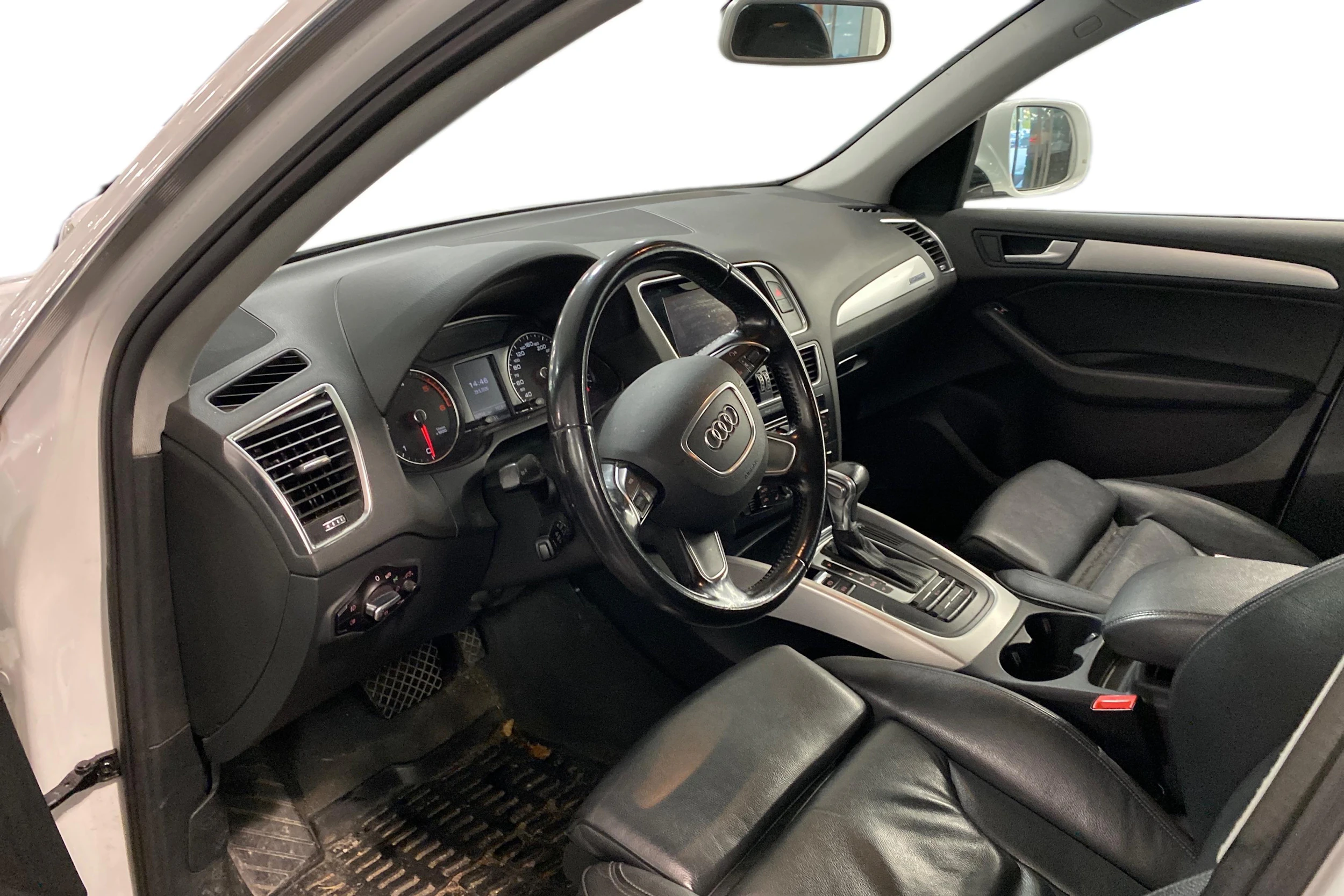 Valkoinen Audi Q5 2016 kuva 3.