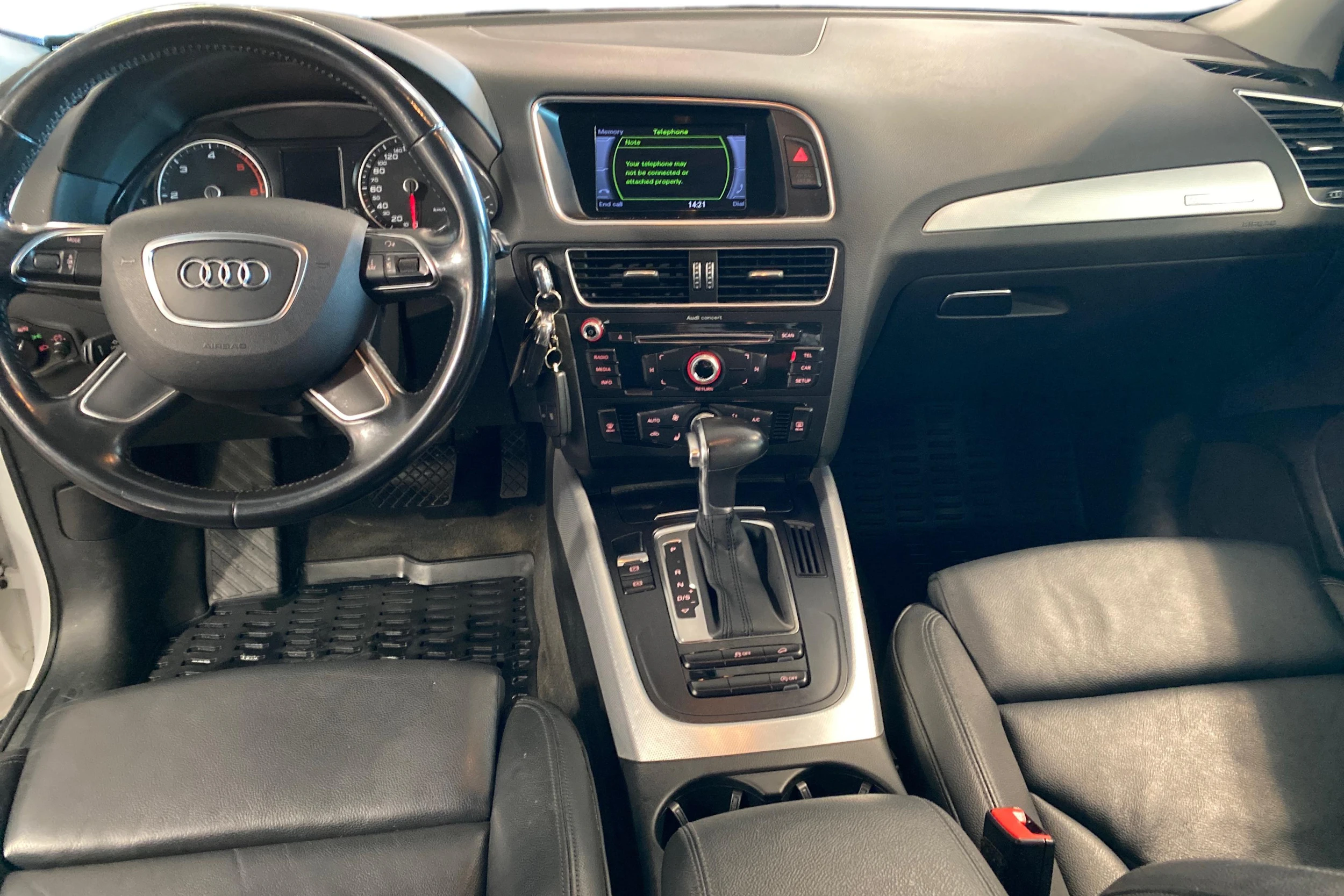Valkoinen Audi Q5 2016 kuva 7.