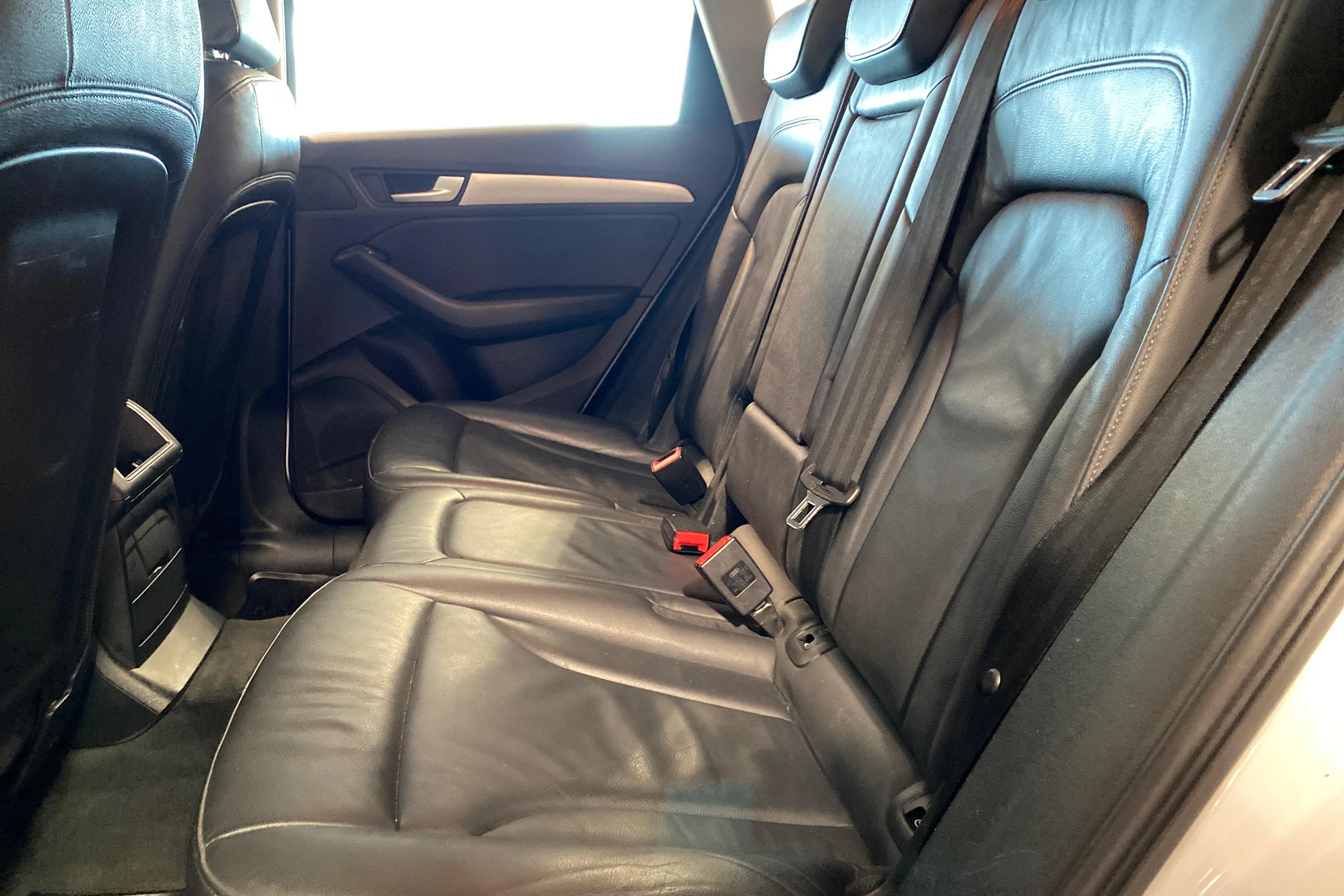 Valkoinen Audi Q5 2016 kuva 8.
