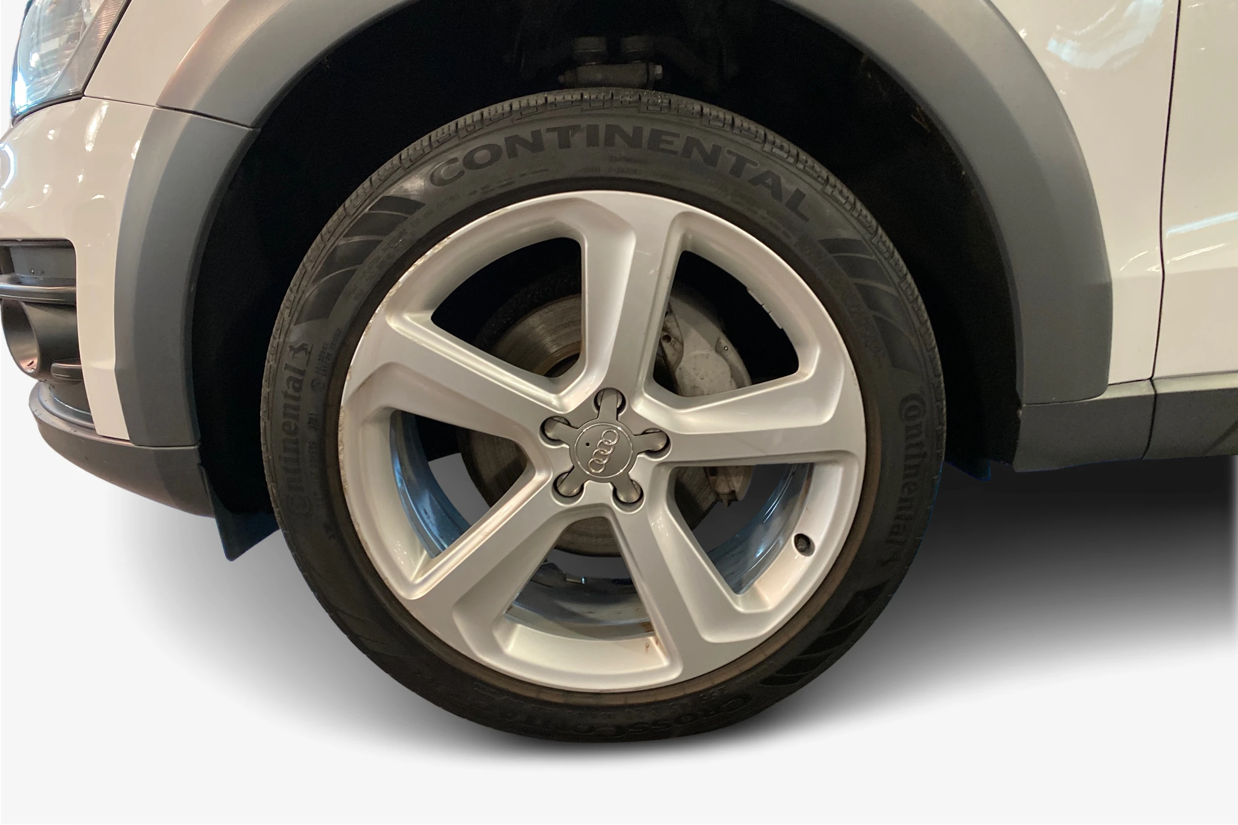 Valkoinen Audi Q5 2016 kuva 9.