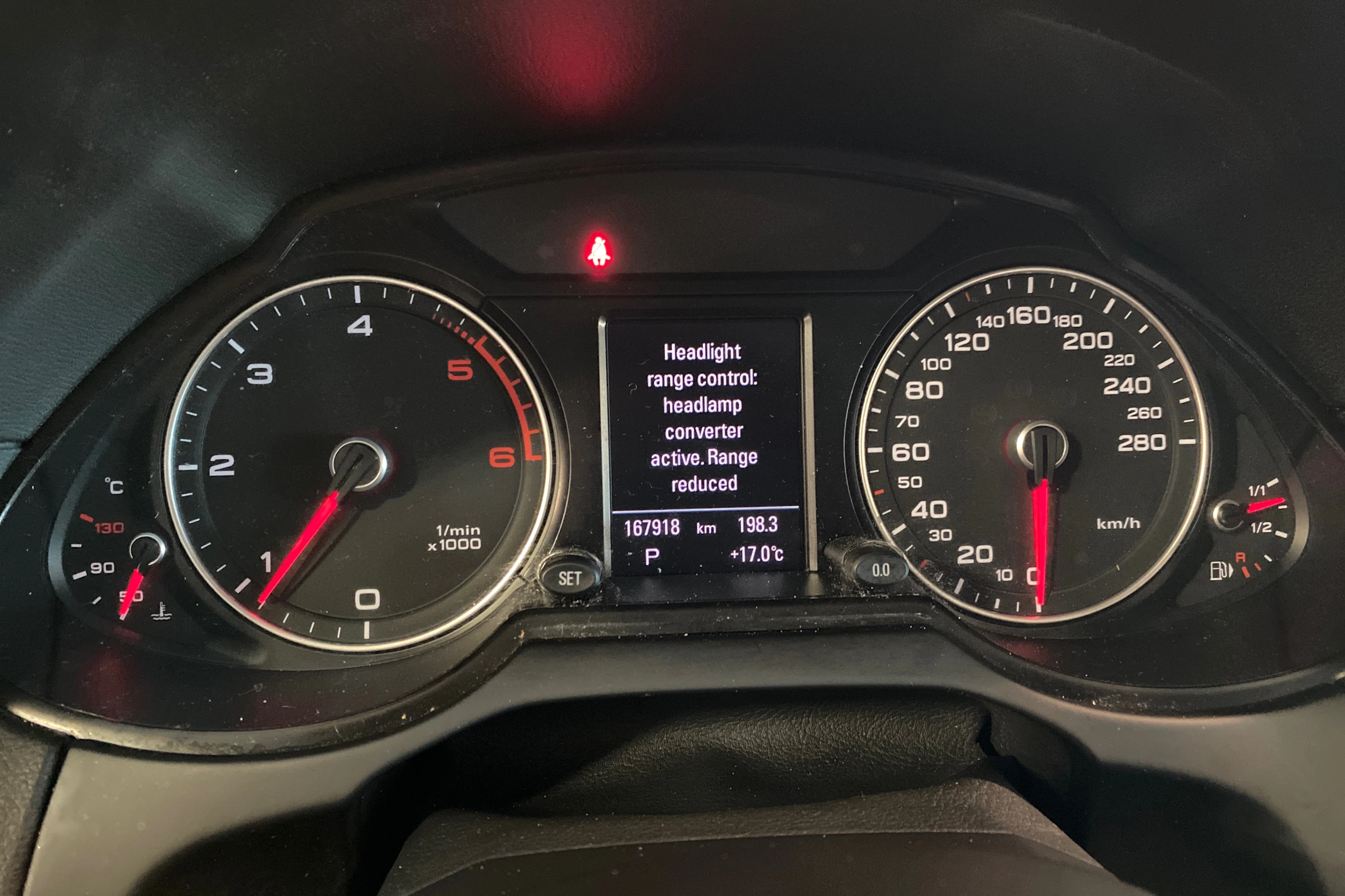 Valkoinen Audi Q5 2016 kuva 19.