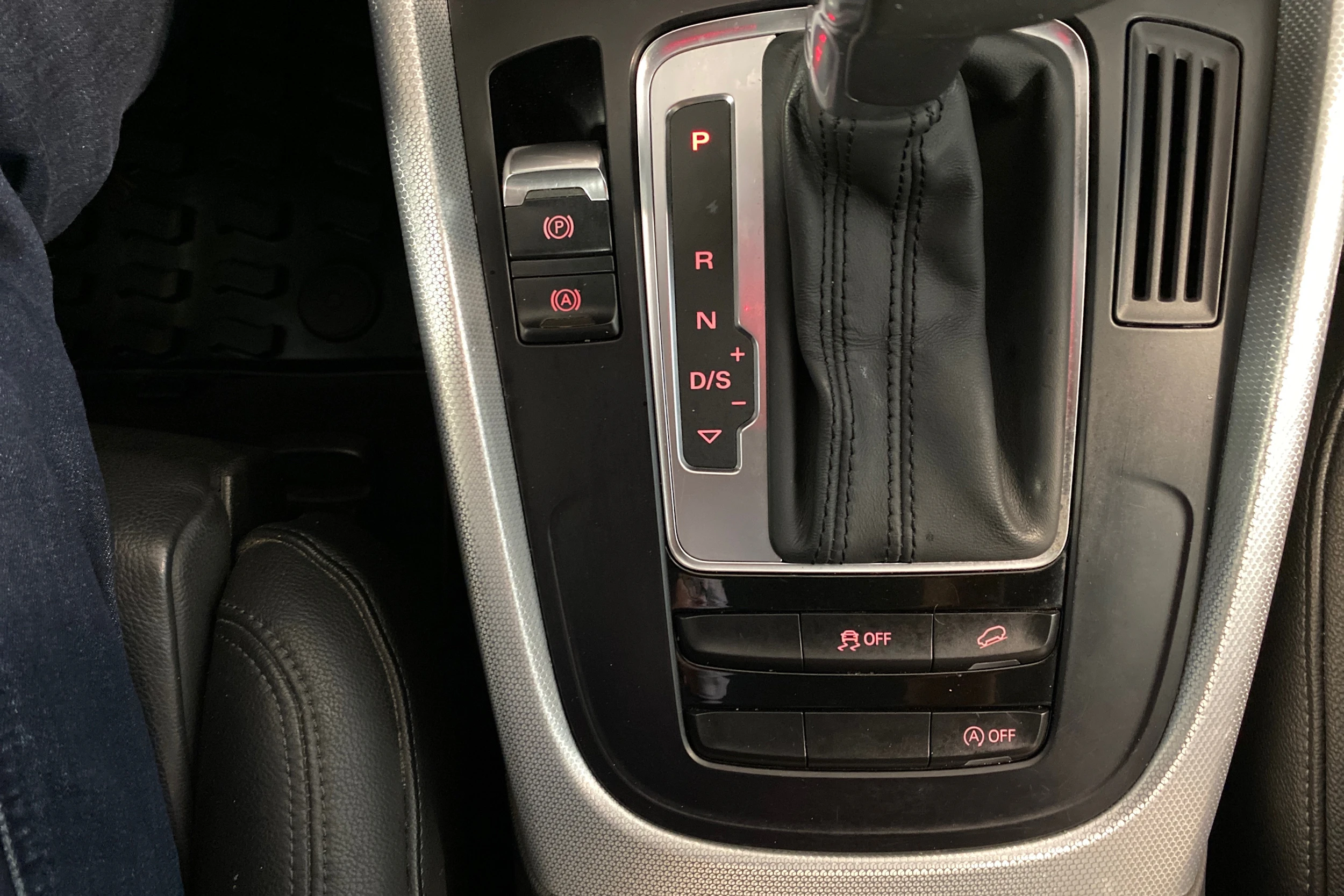Valkoinen Audi Q5 2016 kuva 23.