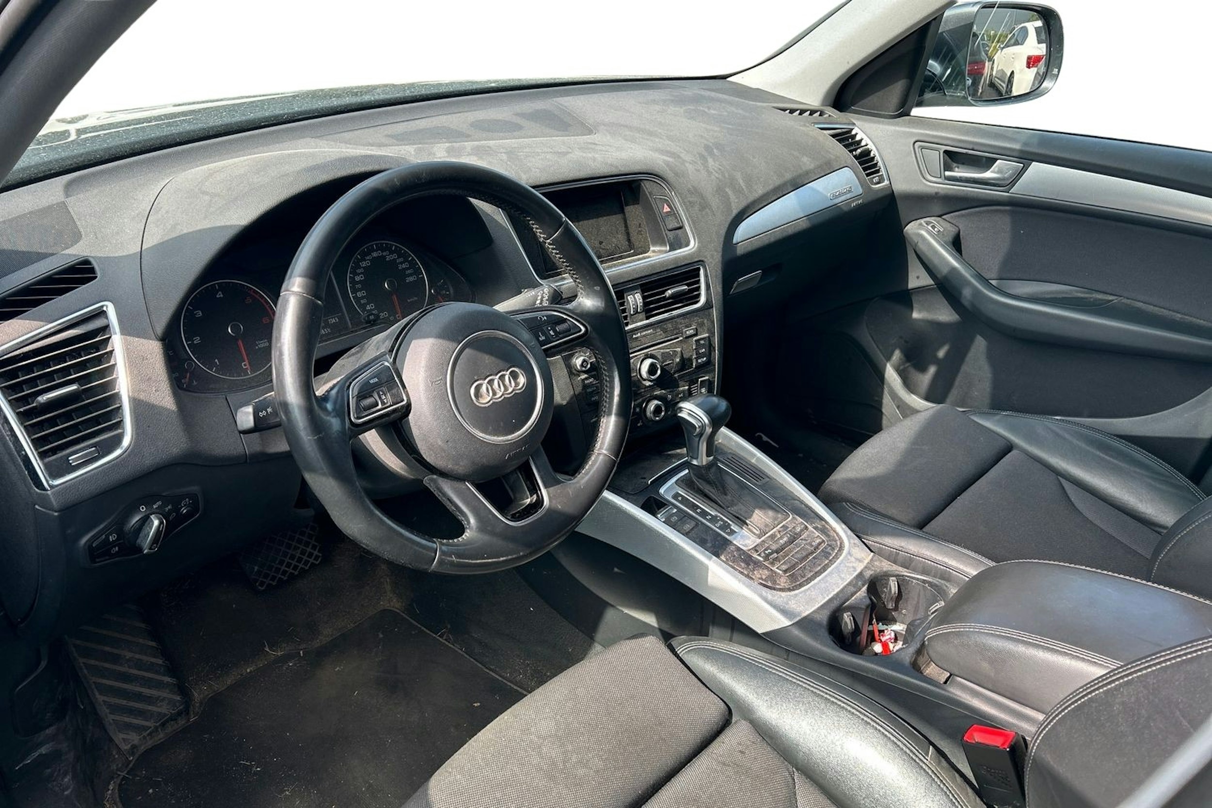Harmaa Audi Q5 2016 kuva 3.
