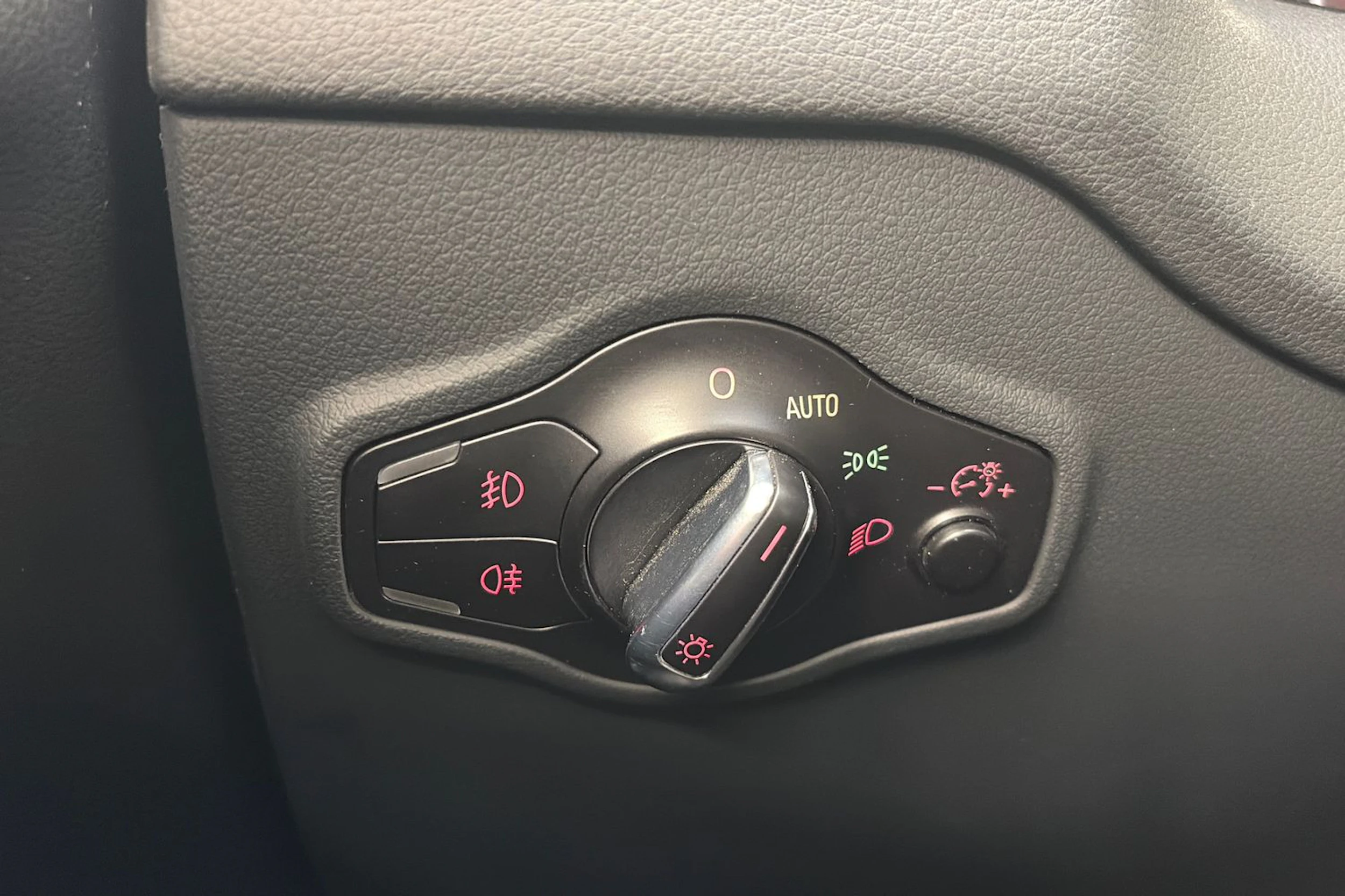 hopea Audi Q5 2016 kuva 23.